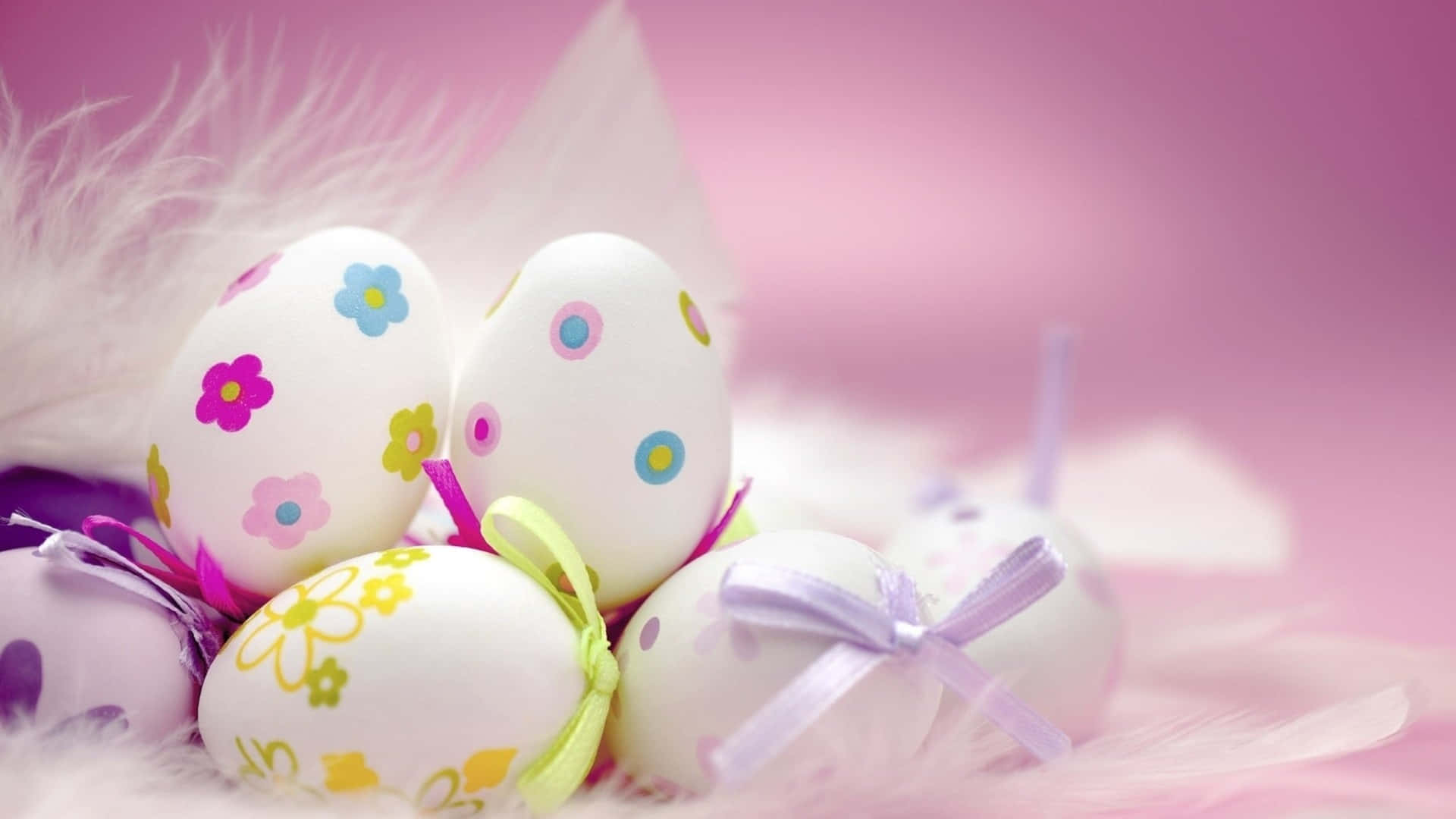 Adorable Conejito de Pascua con Huevos Coloridos en un Jardín Mágico Fondos de pantalla