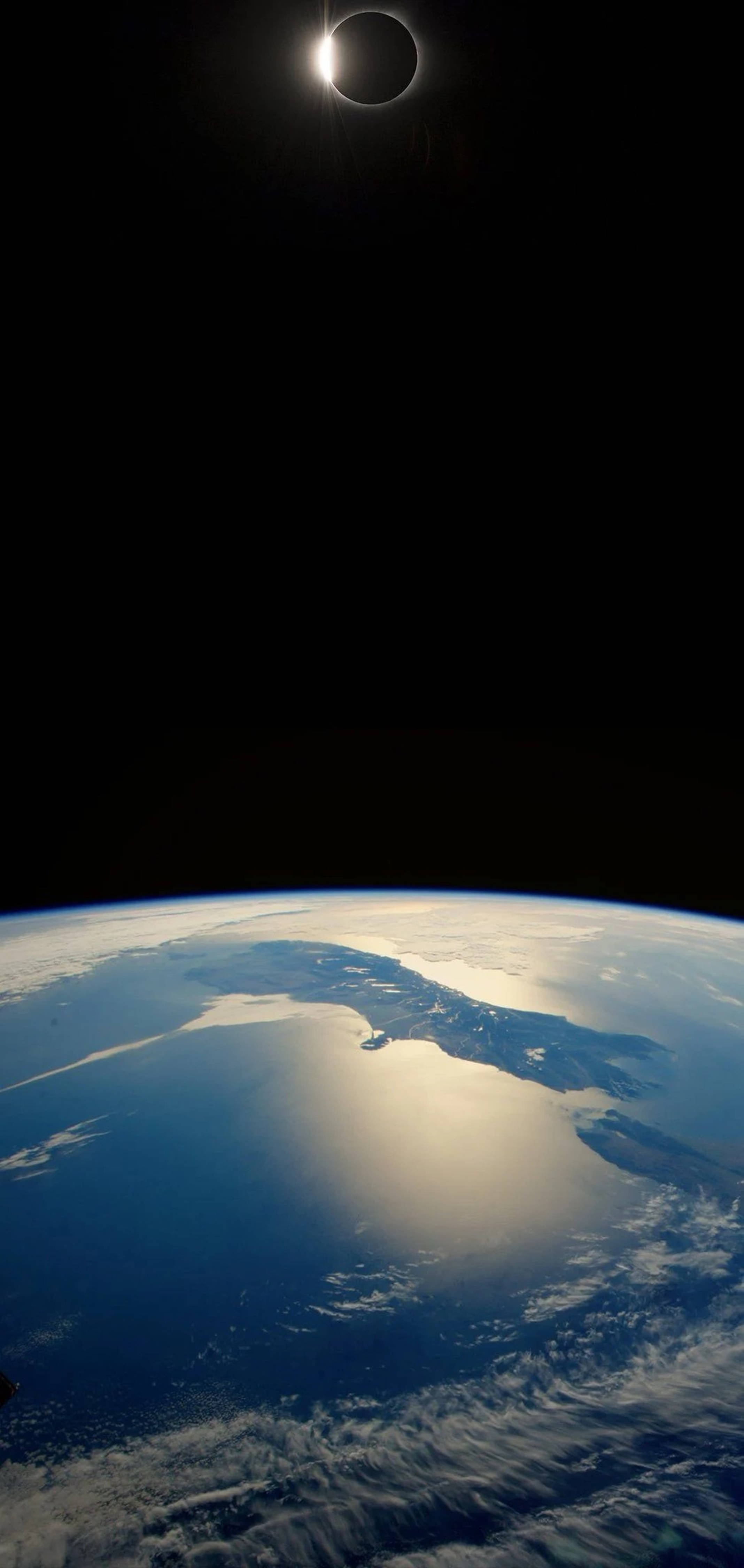 Agujero de la Tierra y la Luna 4K Fondos de pantalla