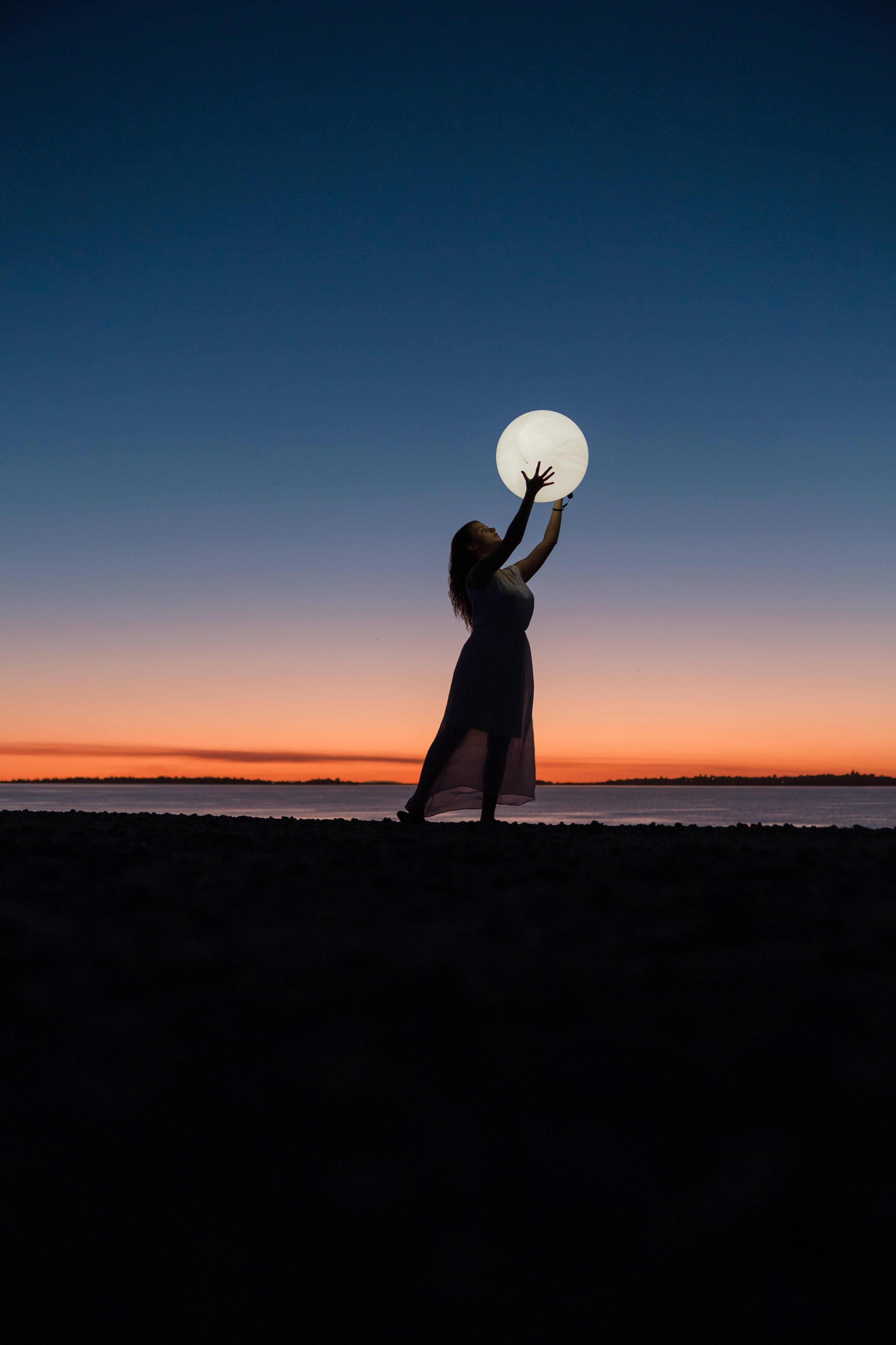 Alcanzando la Luna Llena Fondos de pantalla