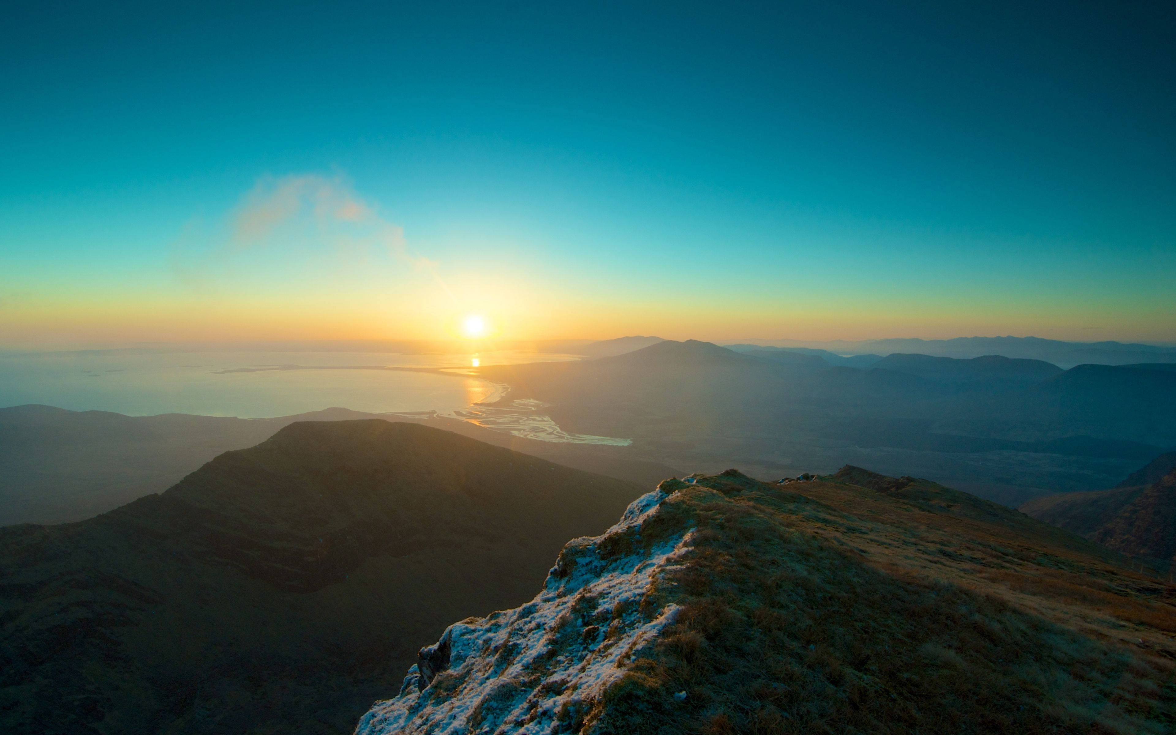 Amanecer en la cima de la montaña 4K naturaleza Fondos de pantalla