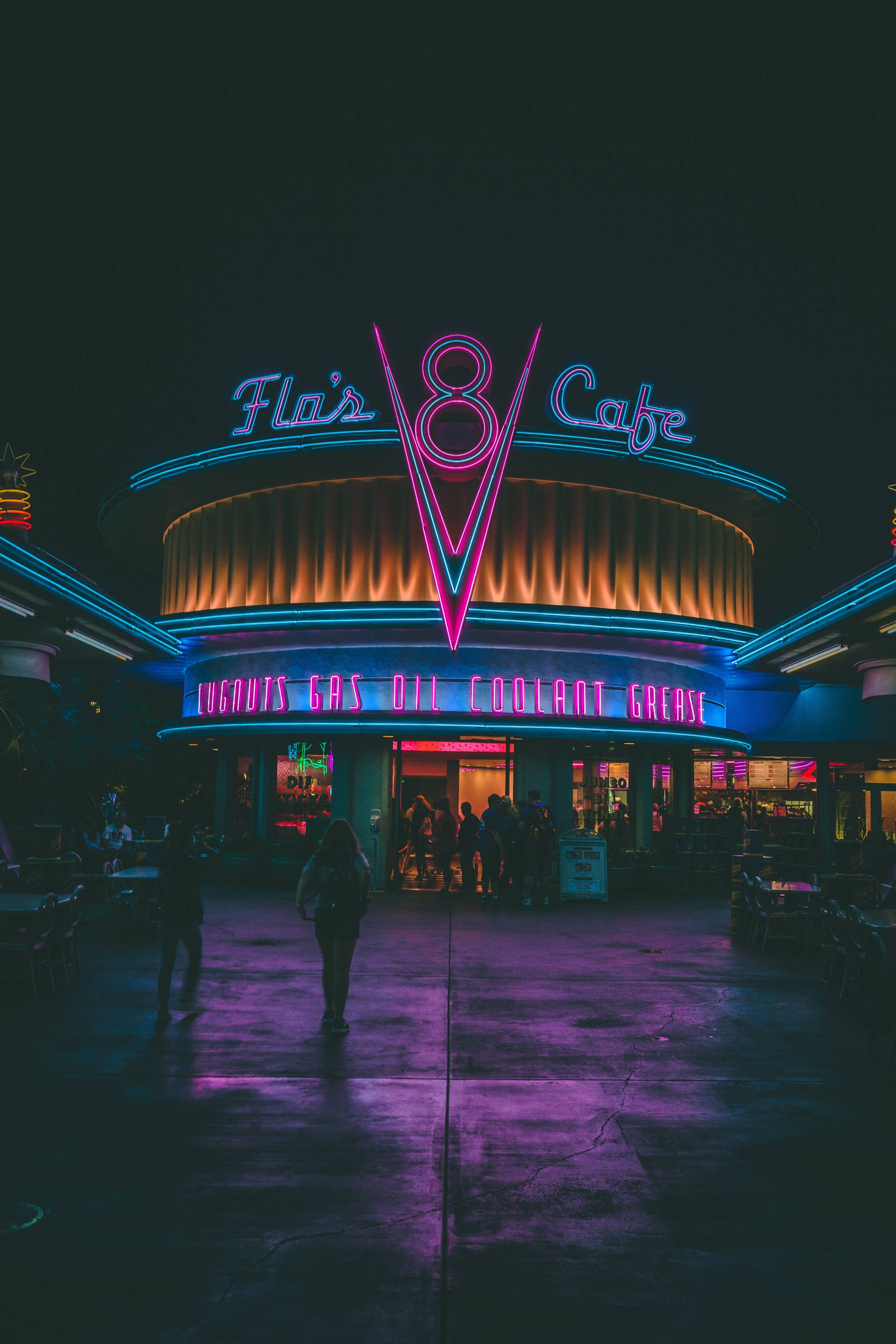 Ambiente animado en Flo's V8 Café en Disney California Adventure Park Fondos de pantalla