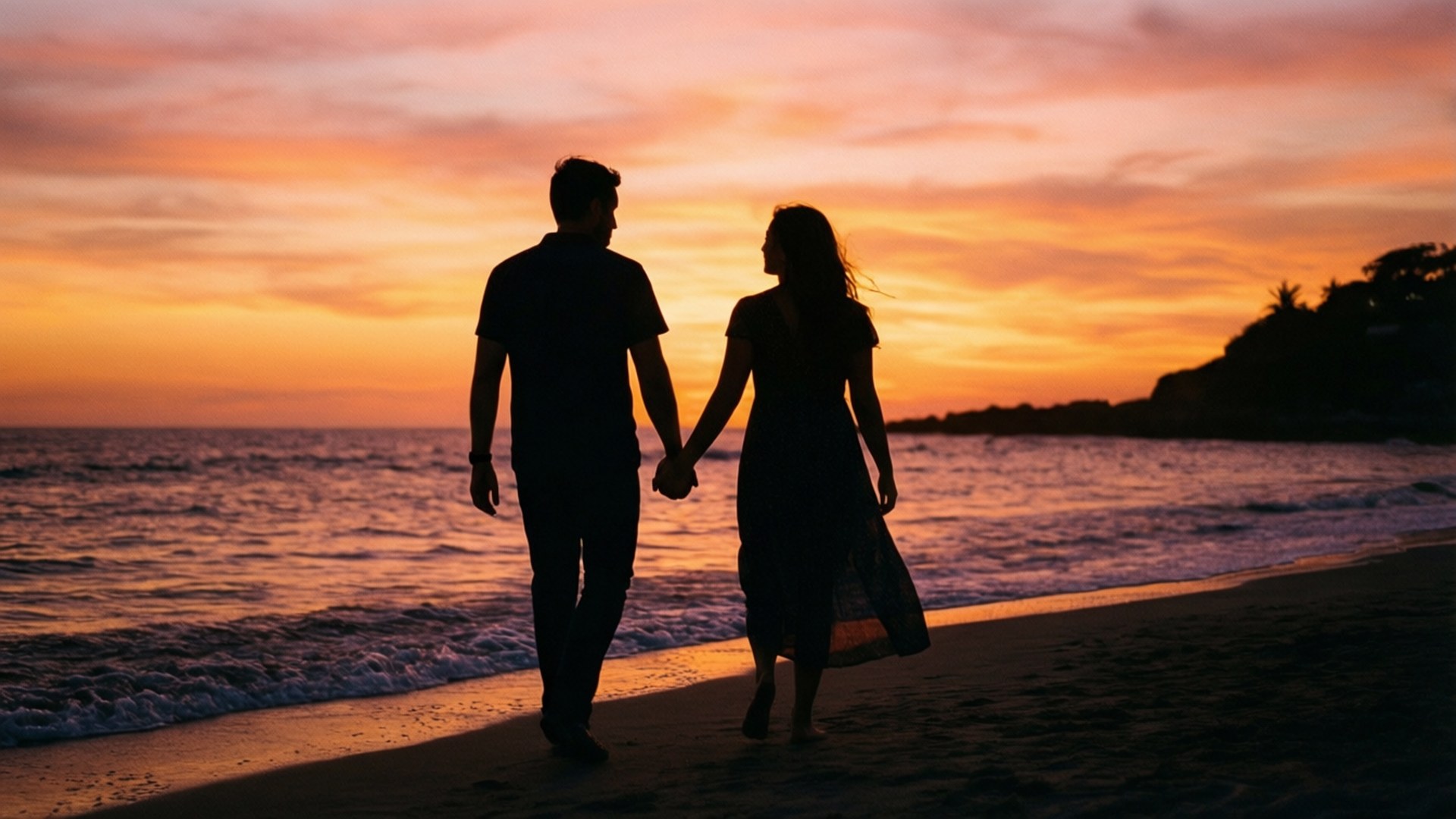 Amor al Atardecer en la Playa Fondos de pantalla