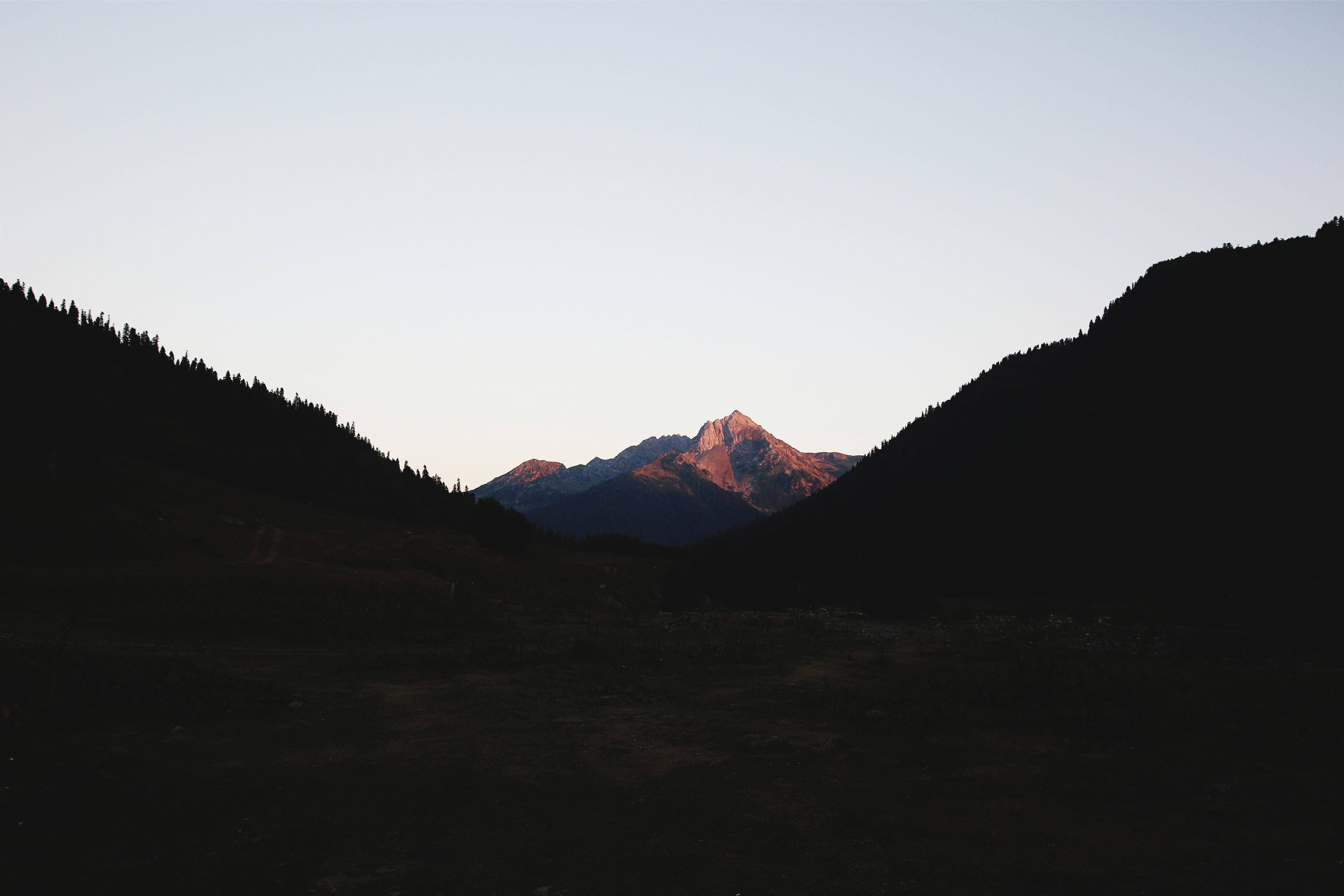 Arte Minimalista de Cordillera para Laptop Fondos de pantalla