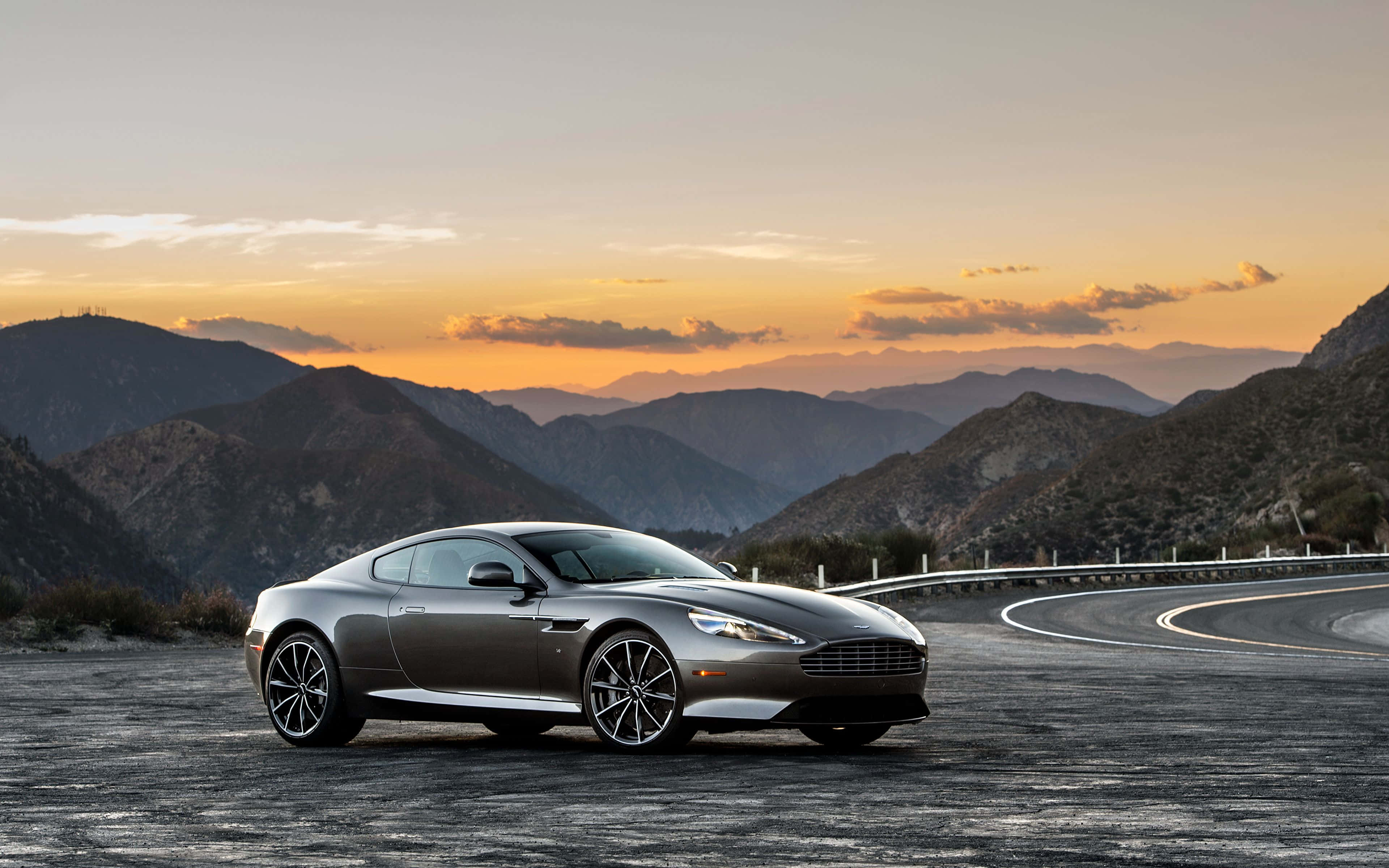 Aston Martin DB9 elegante y con estilo Fondos de pantalla