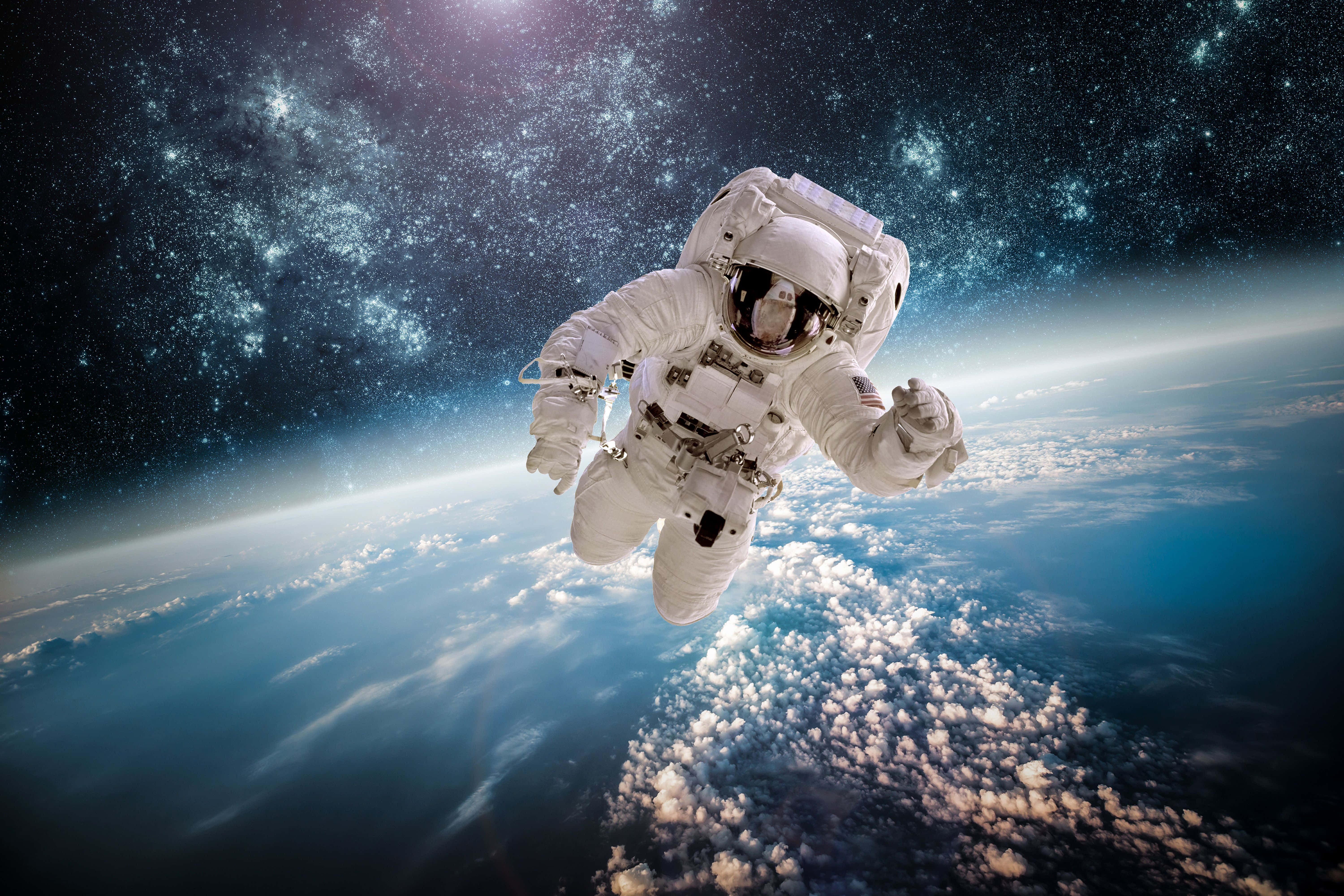 Astronauta en galaxias para escritorio Fondos de pantalla