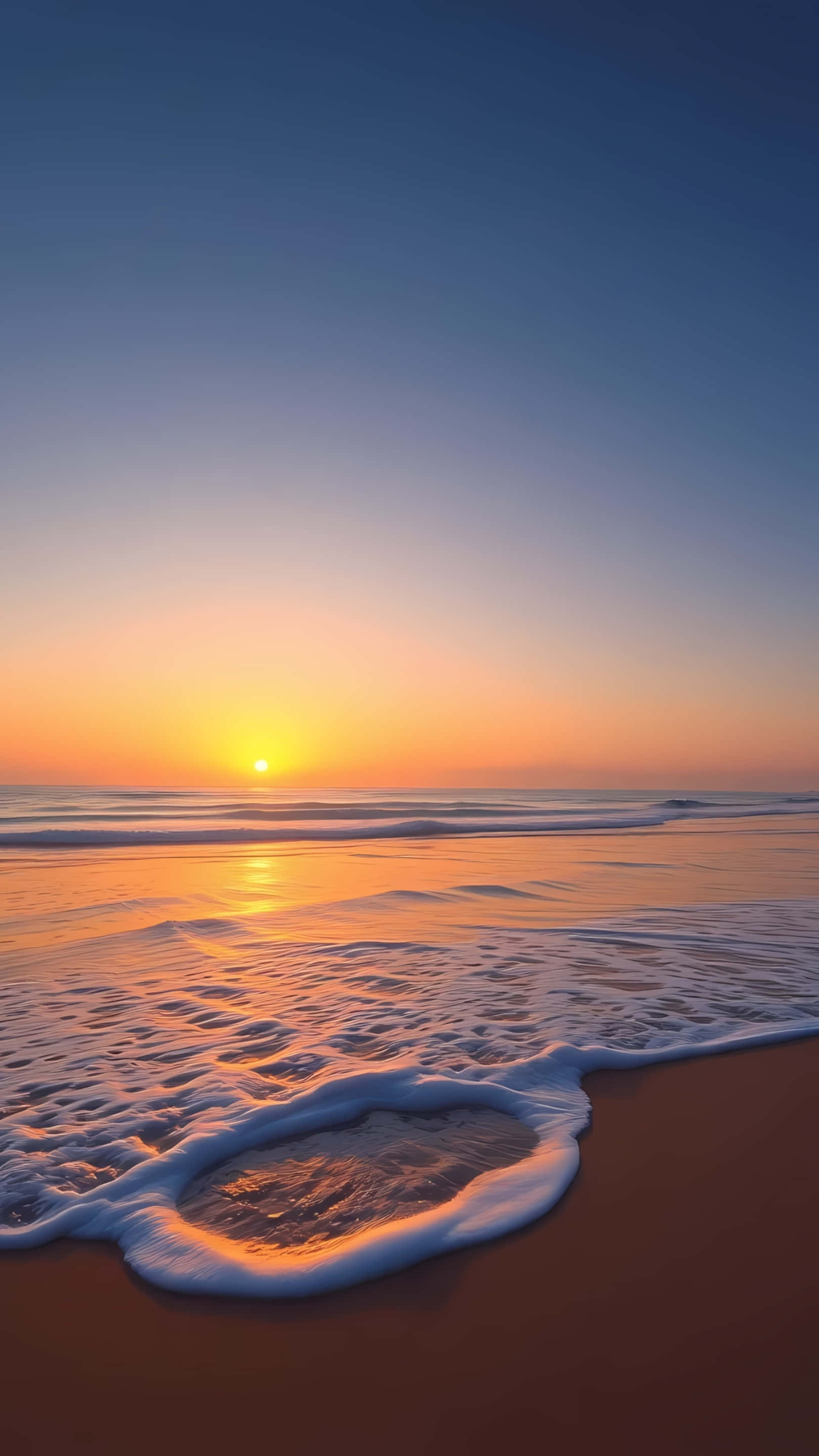 Atardecer Dorado Sobre Olas del Mar Fondos de pantalla