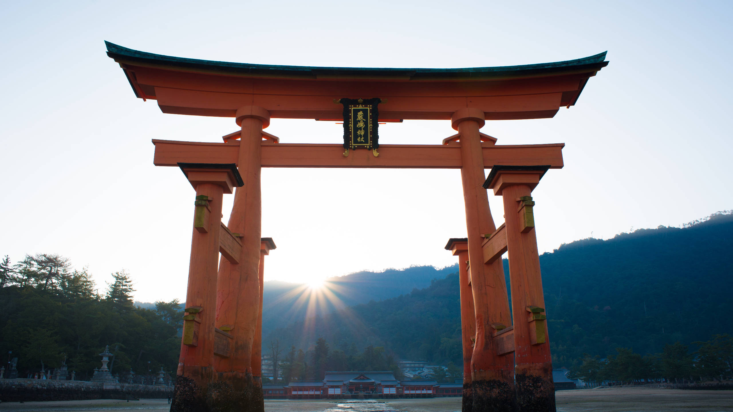Atardecer en la Puerta Torii de Japón Fondos de pantalla