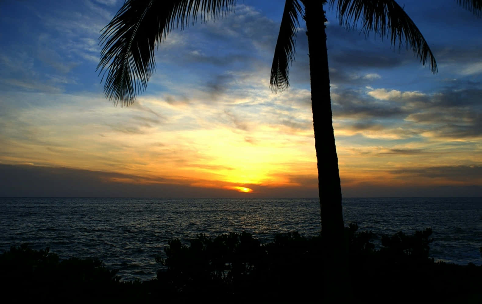 Atardecer tranquilo y pacífico en la playa Fondos de pantalla