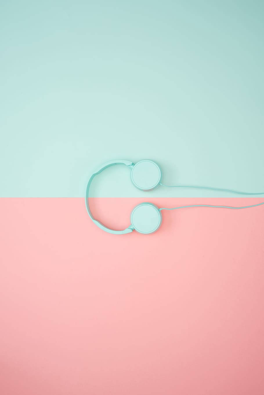 Auriculares verdes y rosas pastel para iPhone Fondos de pantalla