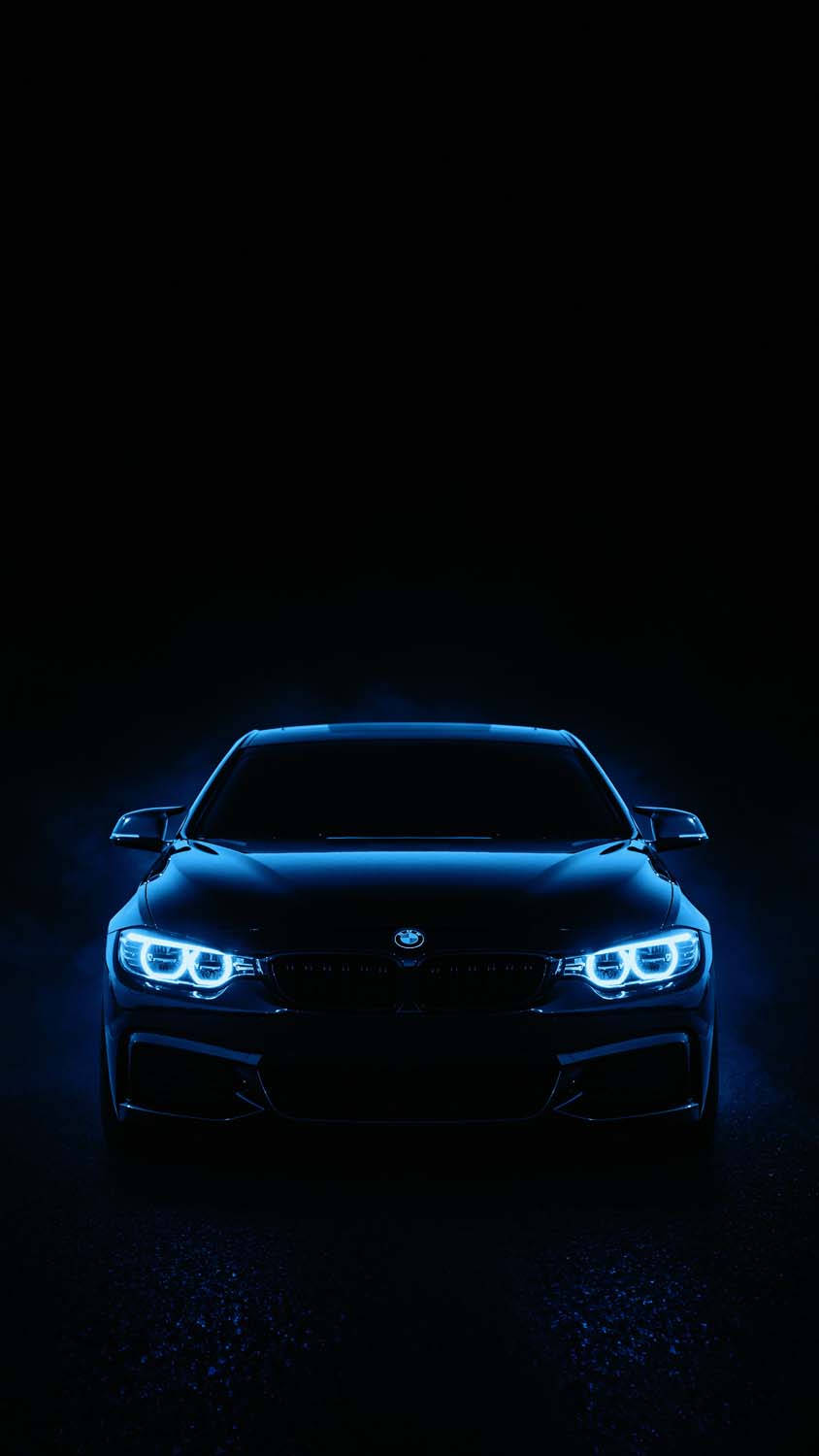 Auto BM4 GT4 negro y elegante en movimiento Fondos de pantalla