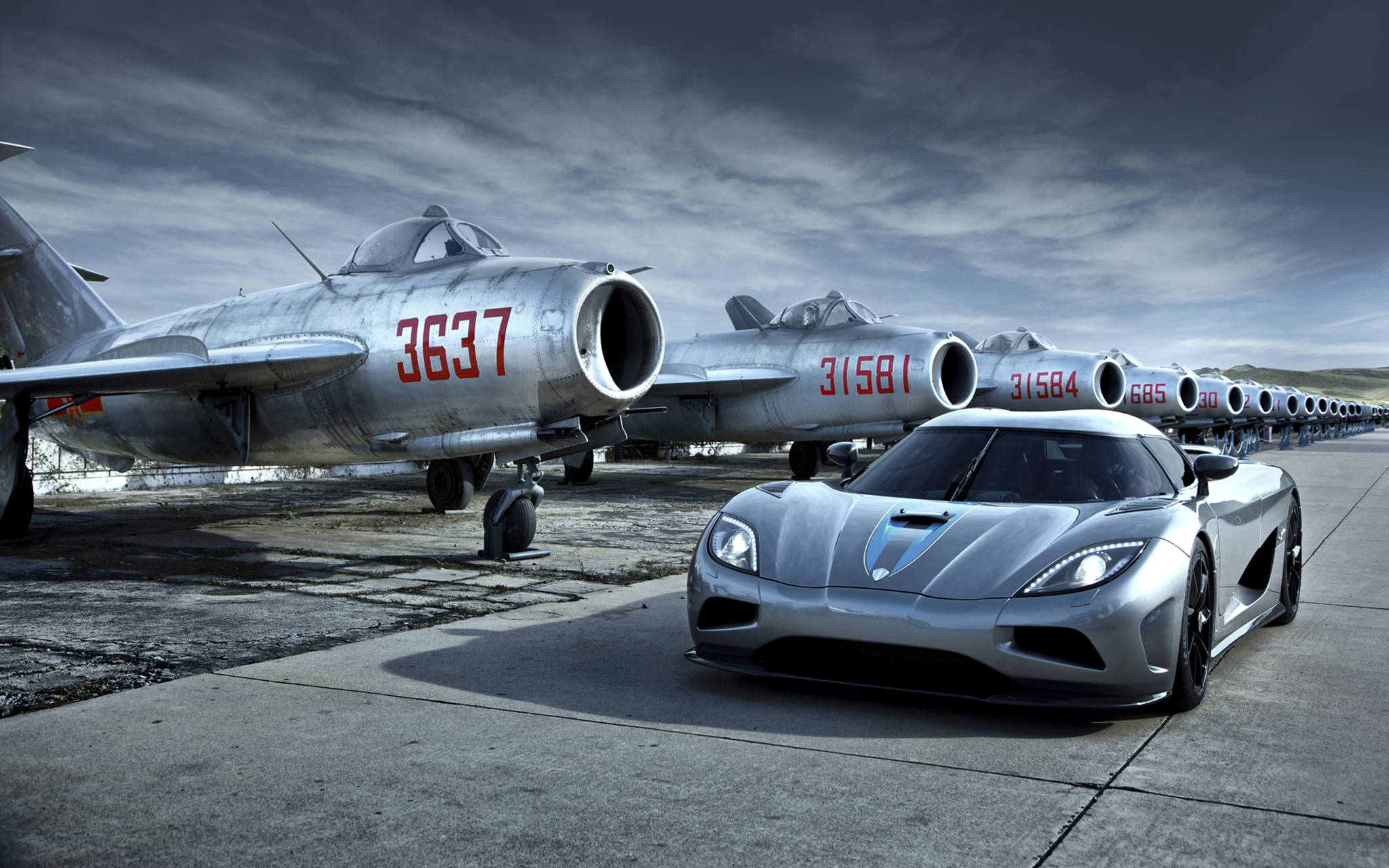Auto Deportivo Koenigsegg Gris Fondos de pantalla