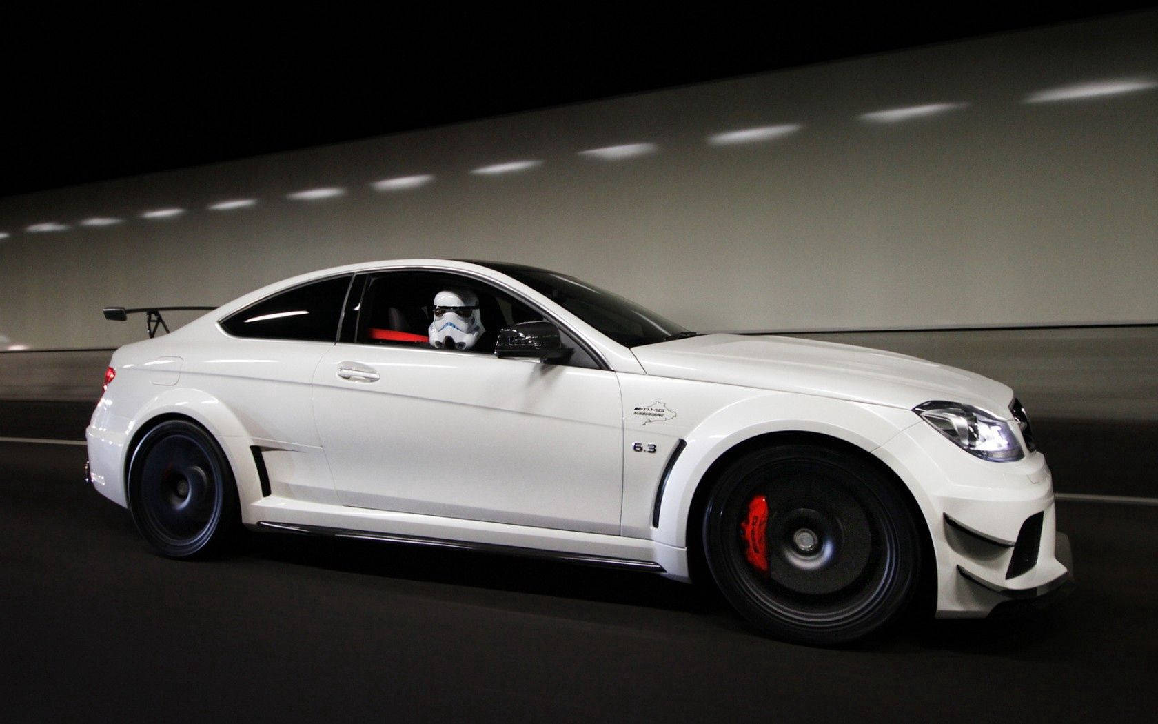 Fondo de pantalla de auto Mercedes blanco