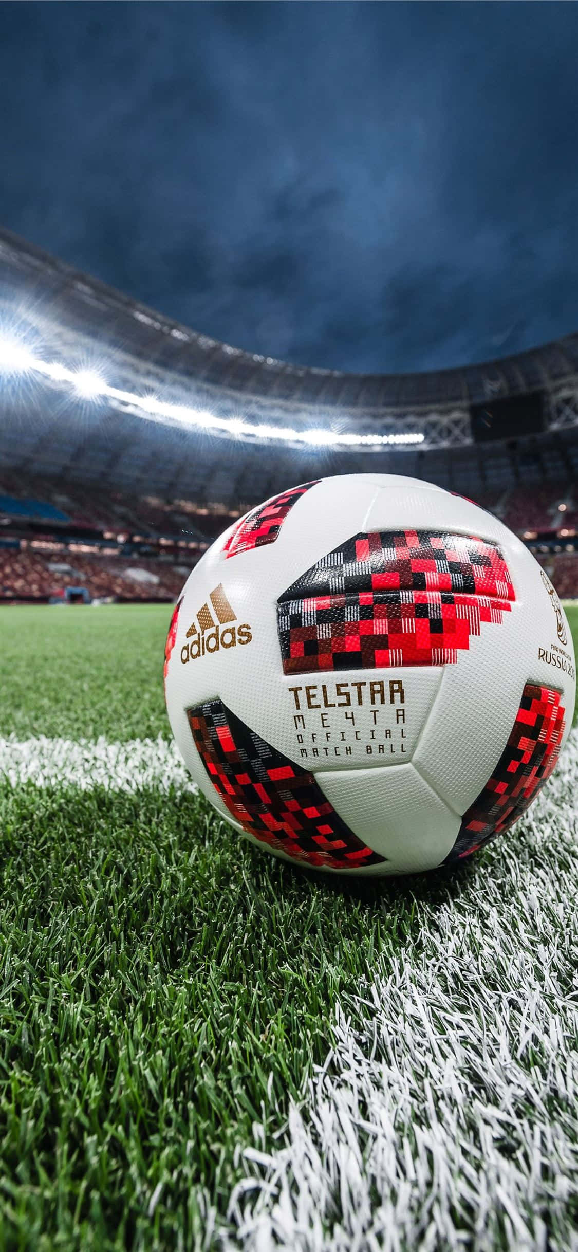 Balón de fútbol estético blanco y rojo Fondos de pantalla
