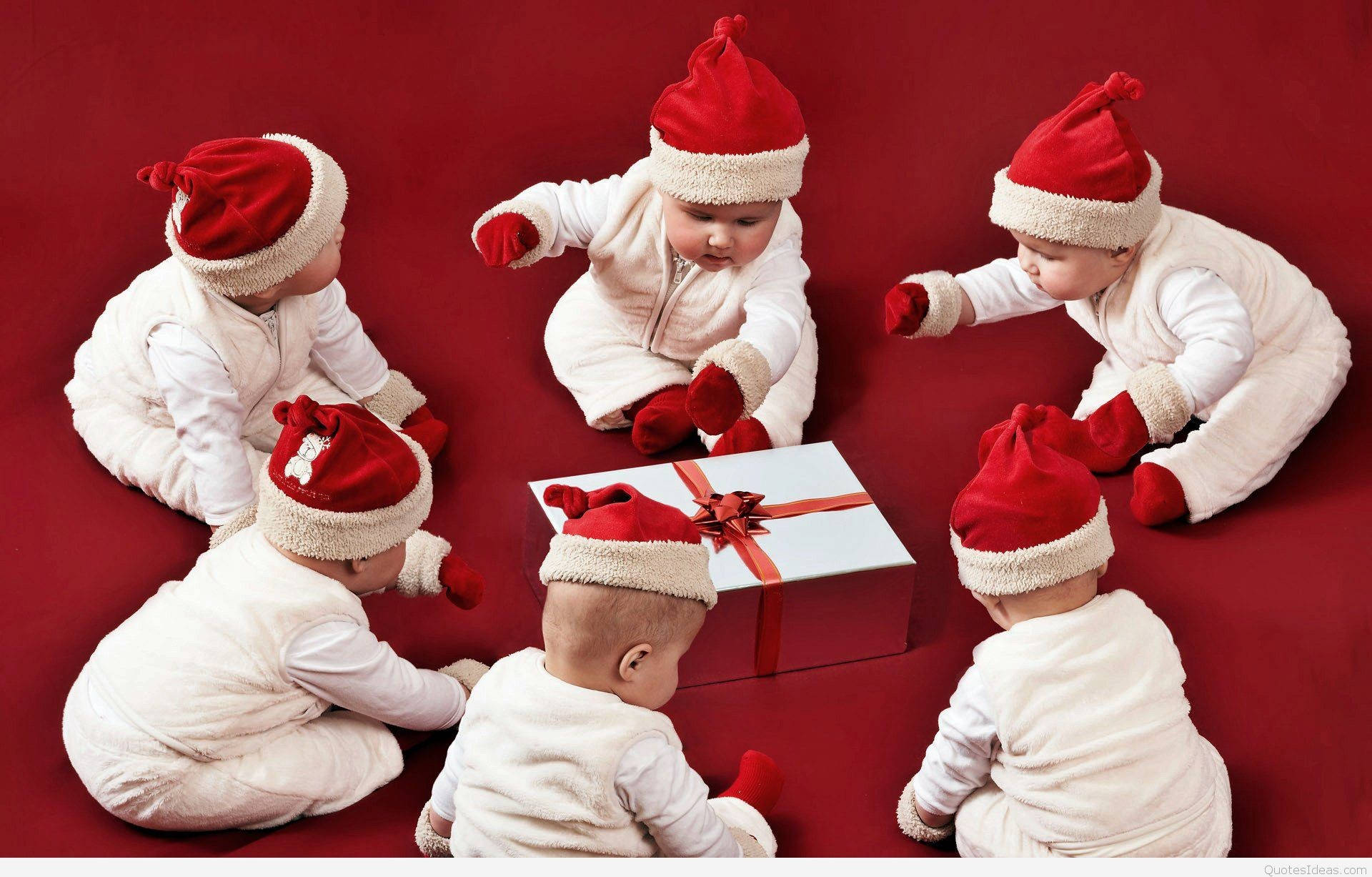 Bebés con Gorro de Santa Claus Navidad Divertida Fondos de pantalla