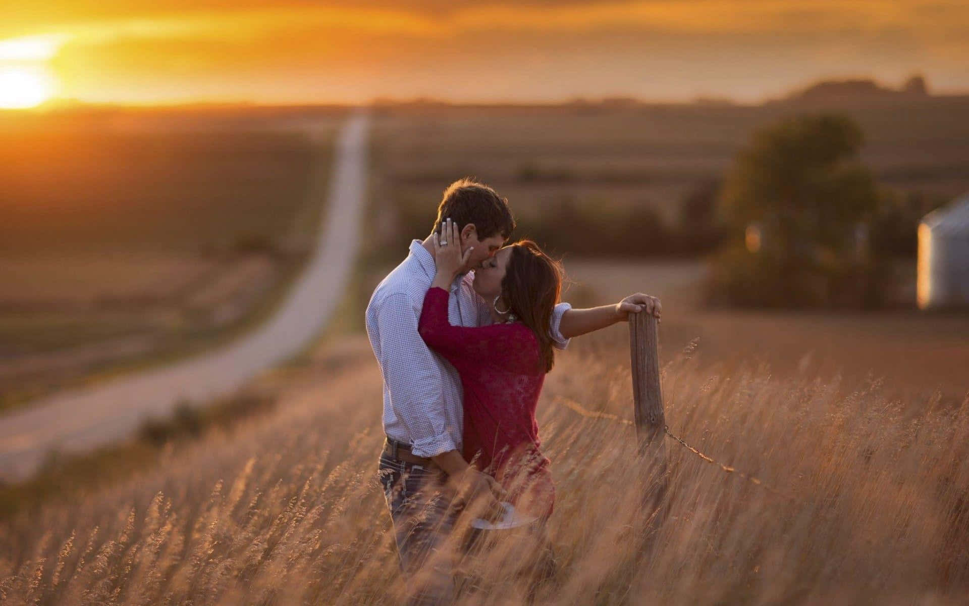 Beso de amor en el campo Fondos de pantalla