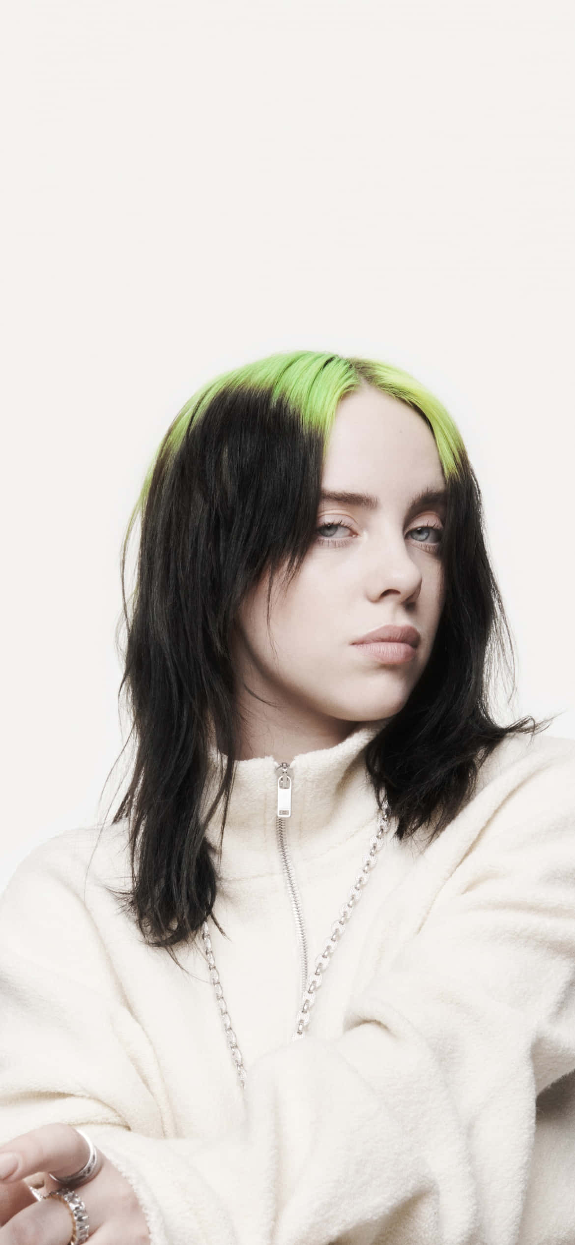 Billie Eilish en el escenario, mostrando su estilo único Fondos de pantalla