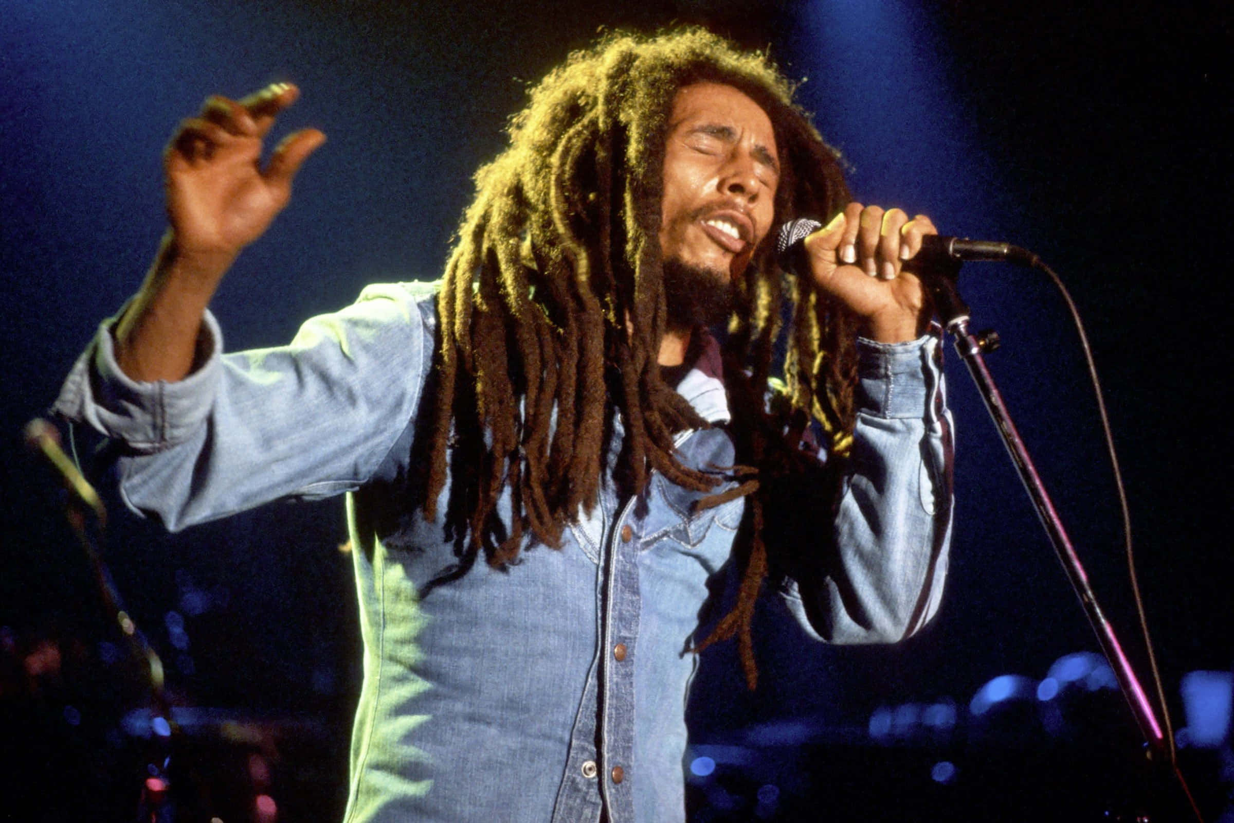 bob marley cantando en un micrófono Fondos de pantalla
