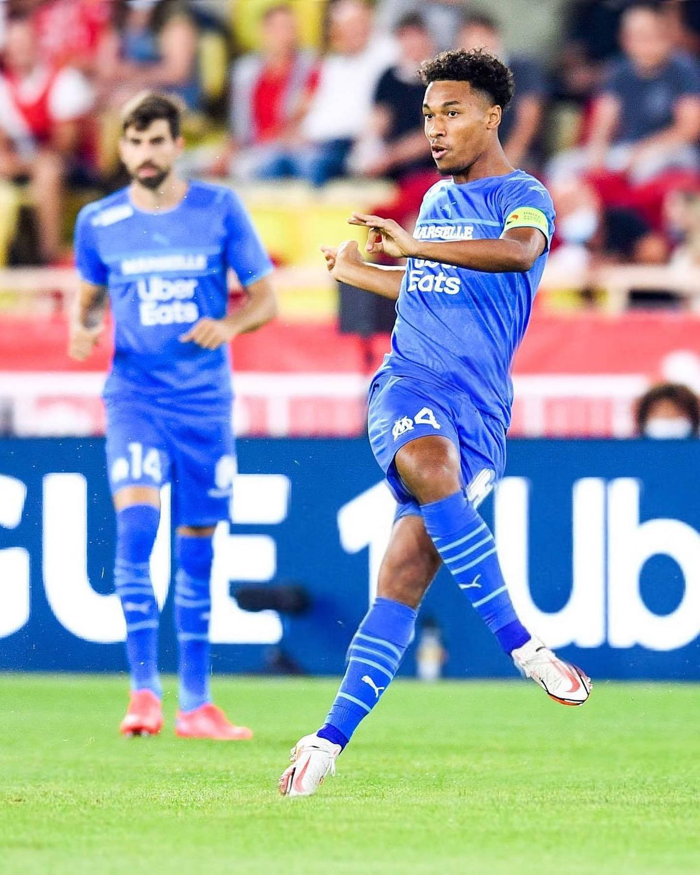Boubacar Kamara pateando Fondos de pantalla
