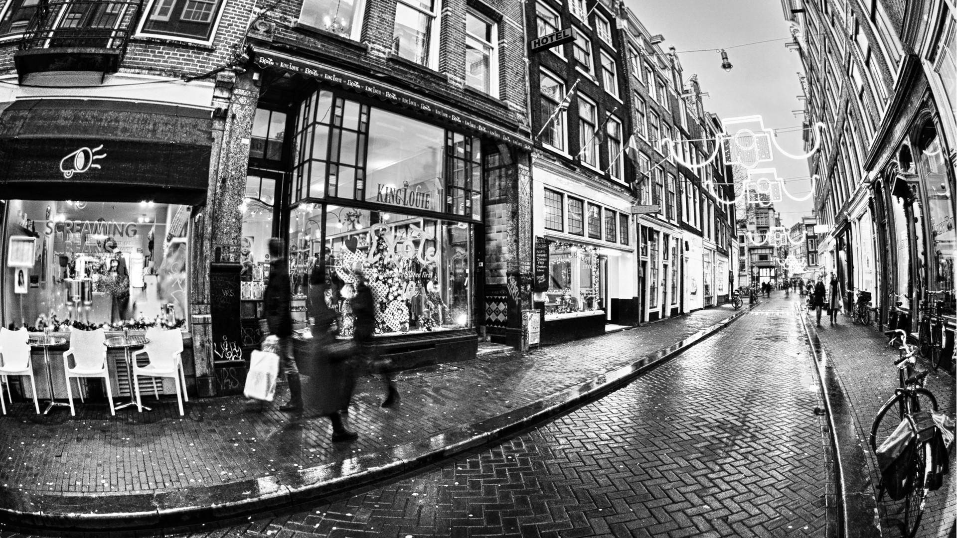 Calle mojada estética en blanco y negro Fondos de pantalla