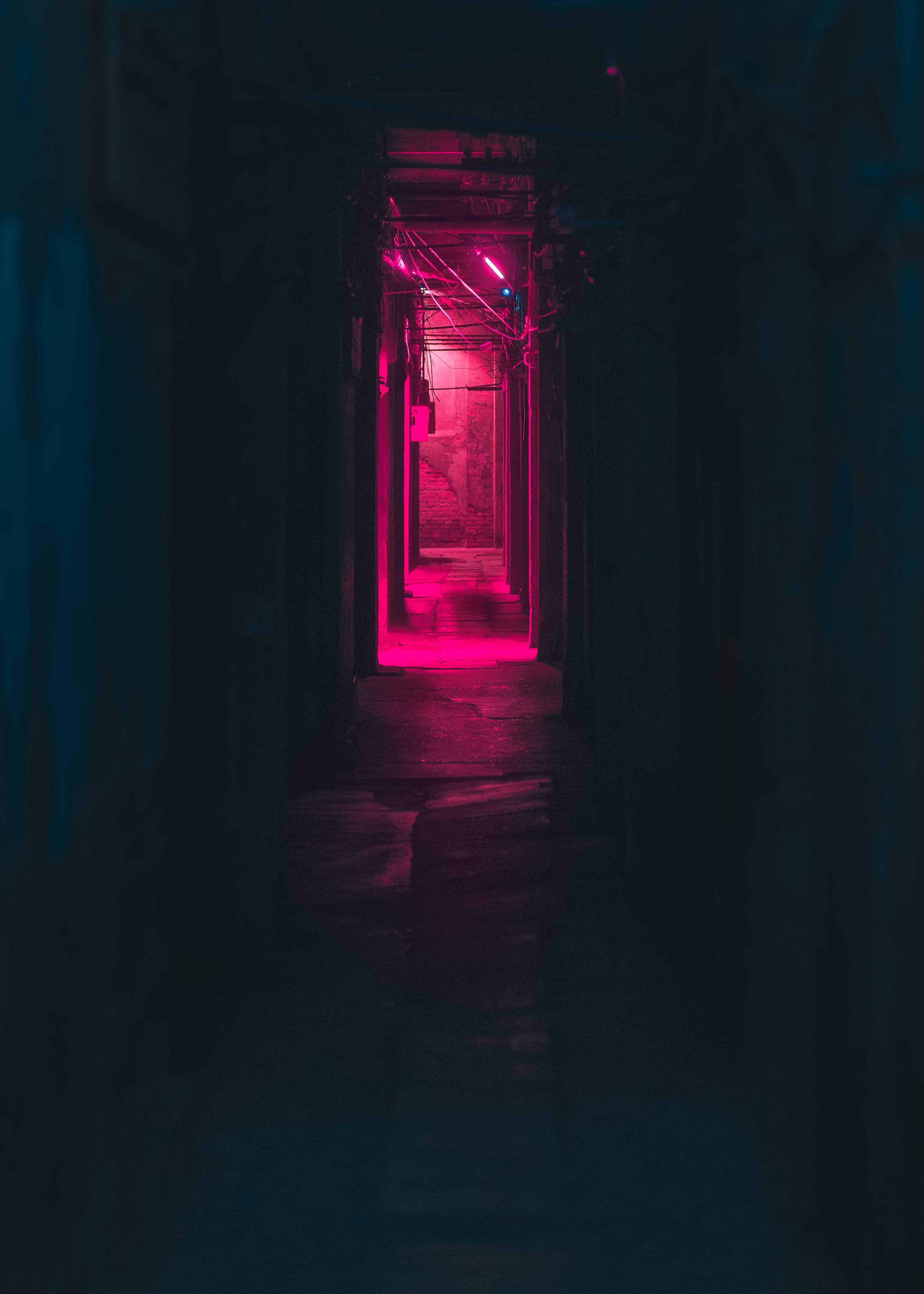Callejón oscuro neón rosa Fondos de pantalla