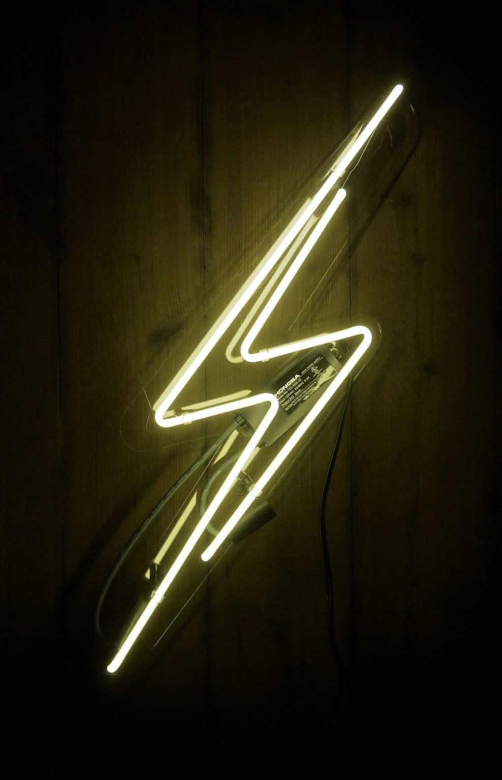 Carga tu iPhone a la velocidad del rayo con el nuevo Lightning Bolt iPhone Fondos de pantalla