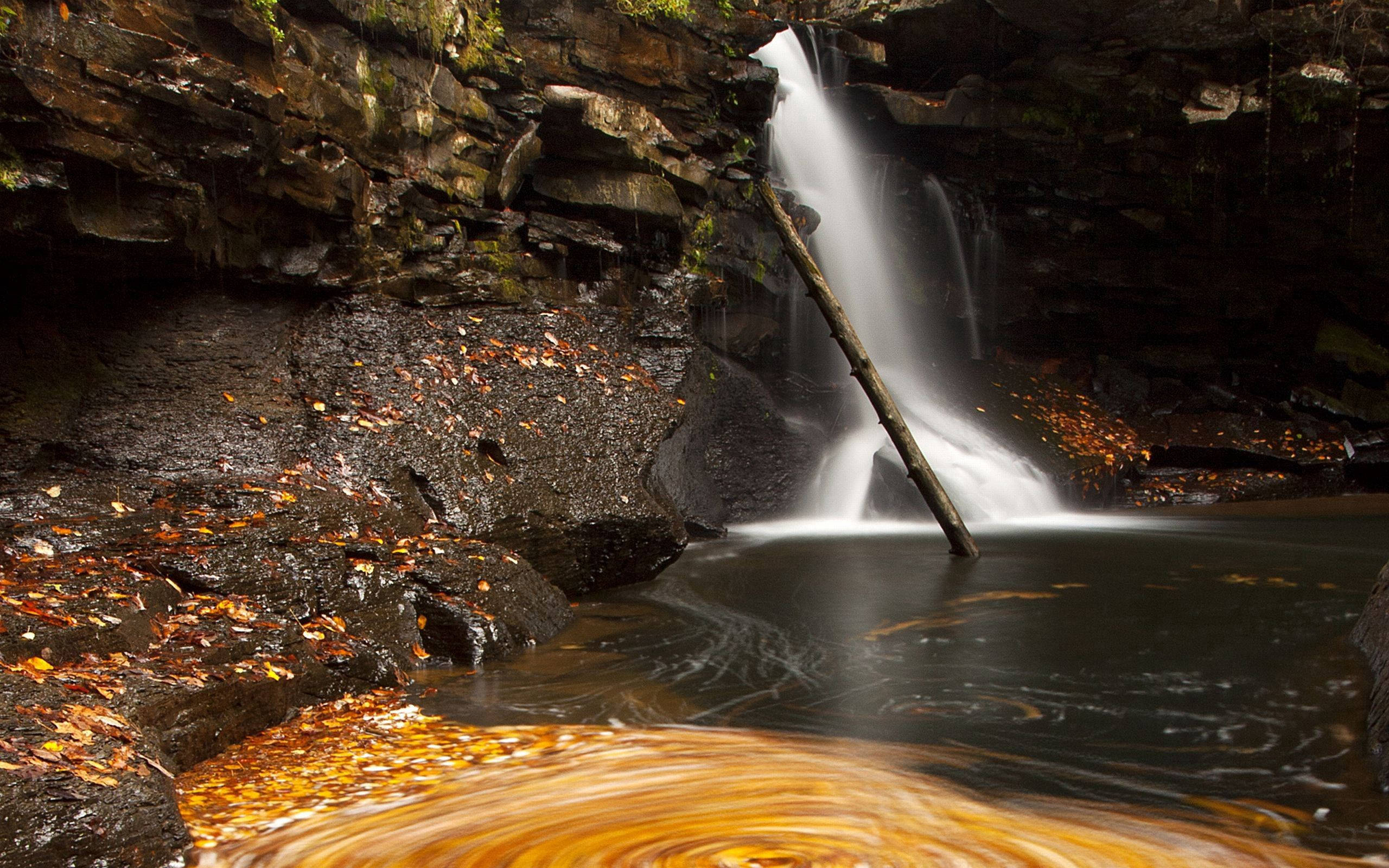 Cascada del río rocoso Fondos de pantalla