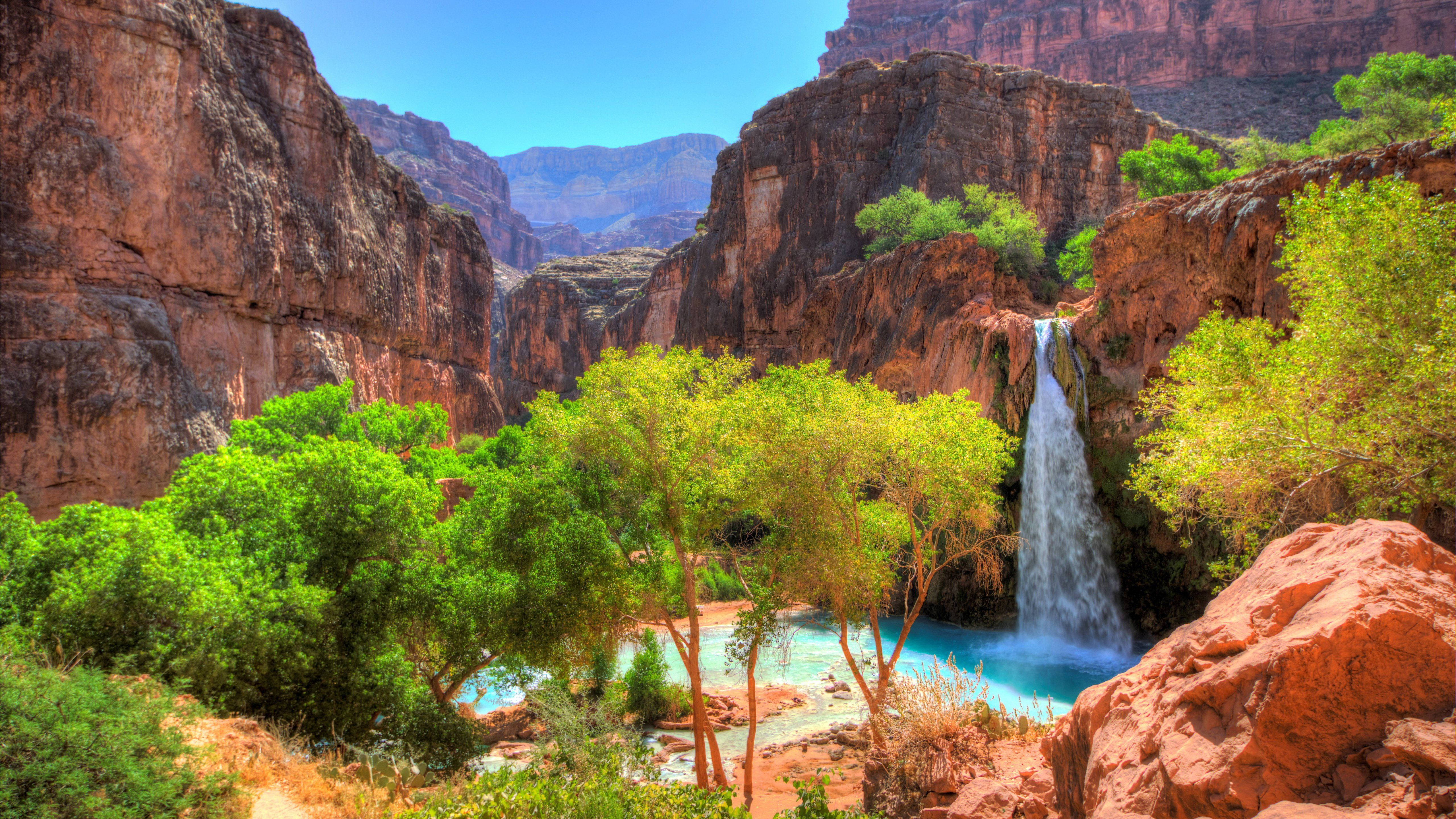 Cascada Majestuosa: La Sinfonía Interminable de la Naturaleza Fondos de pantalla