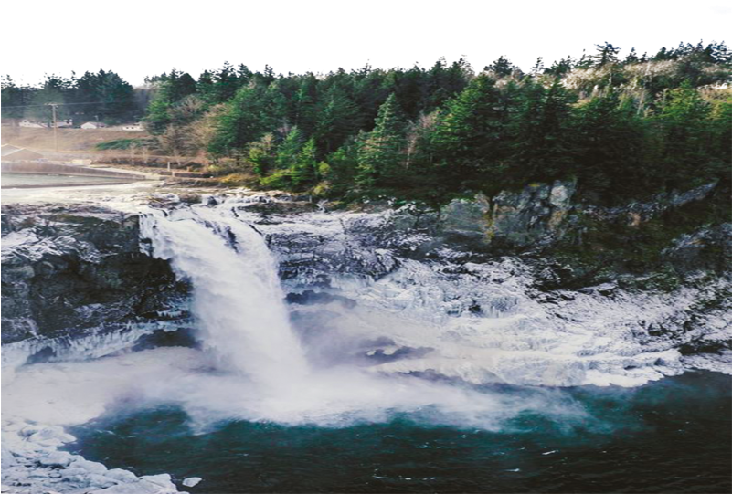 Cascada majestuosa en el bosque Fondos de pantalla