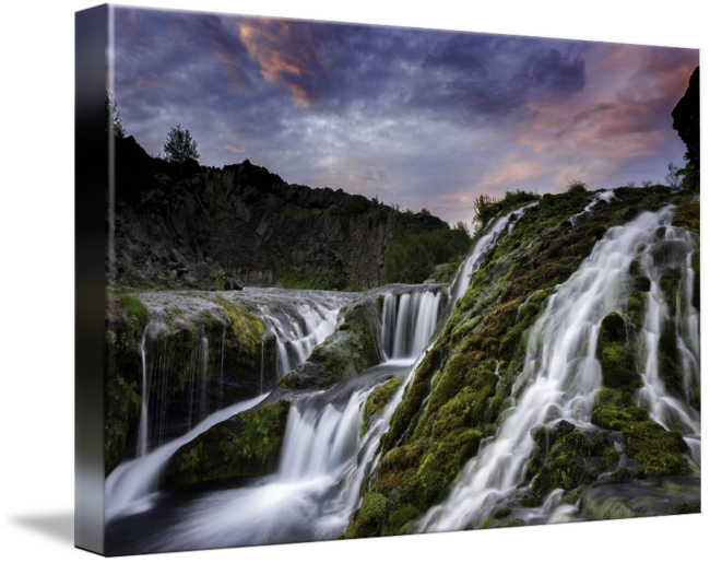 Cascada Musgosa al Atardecer Fondos de pantalla