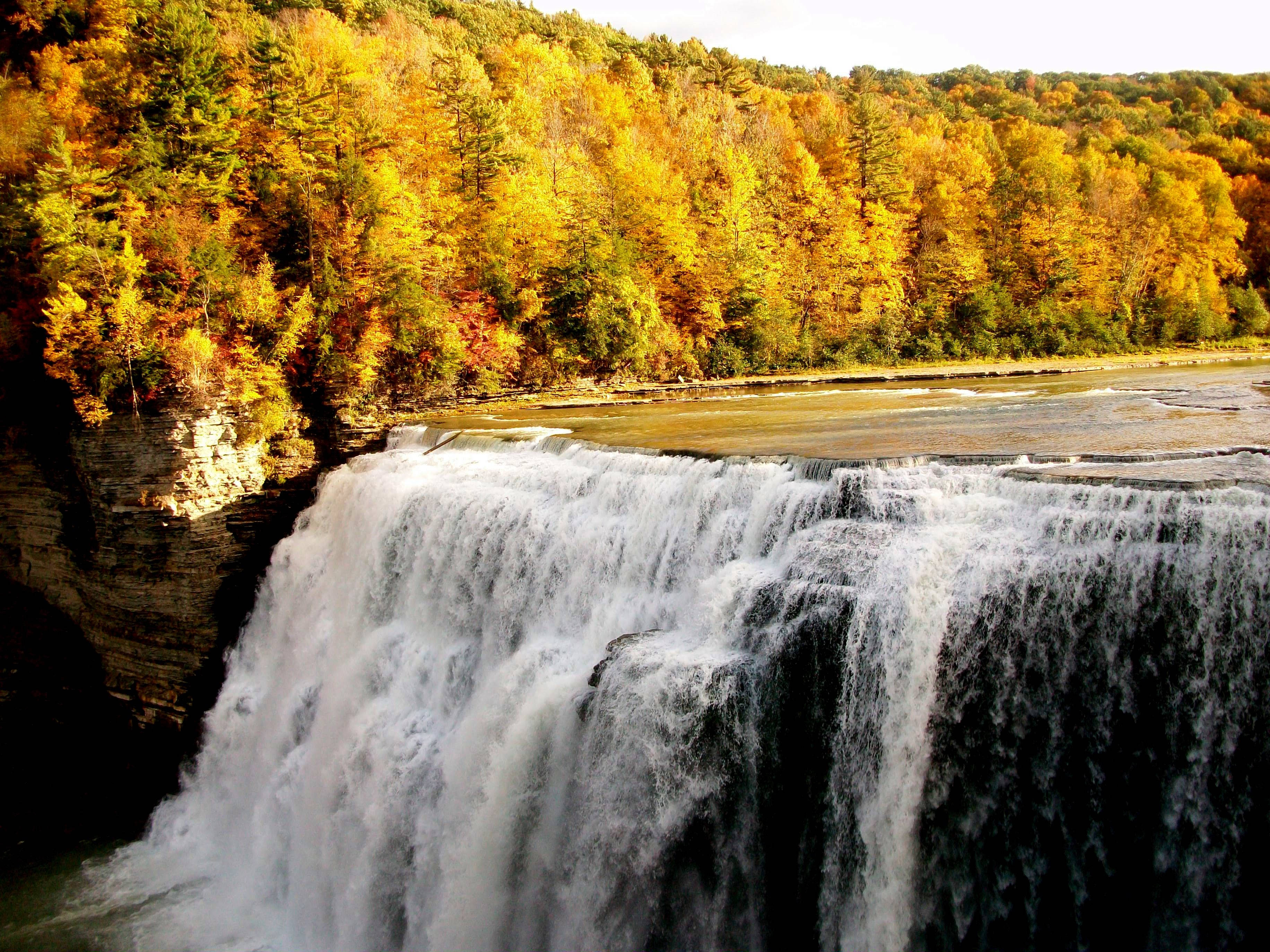 Cascadas en Otoño Fondos de pantalla