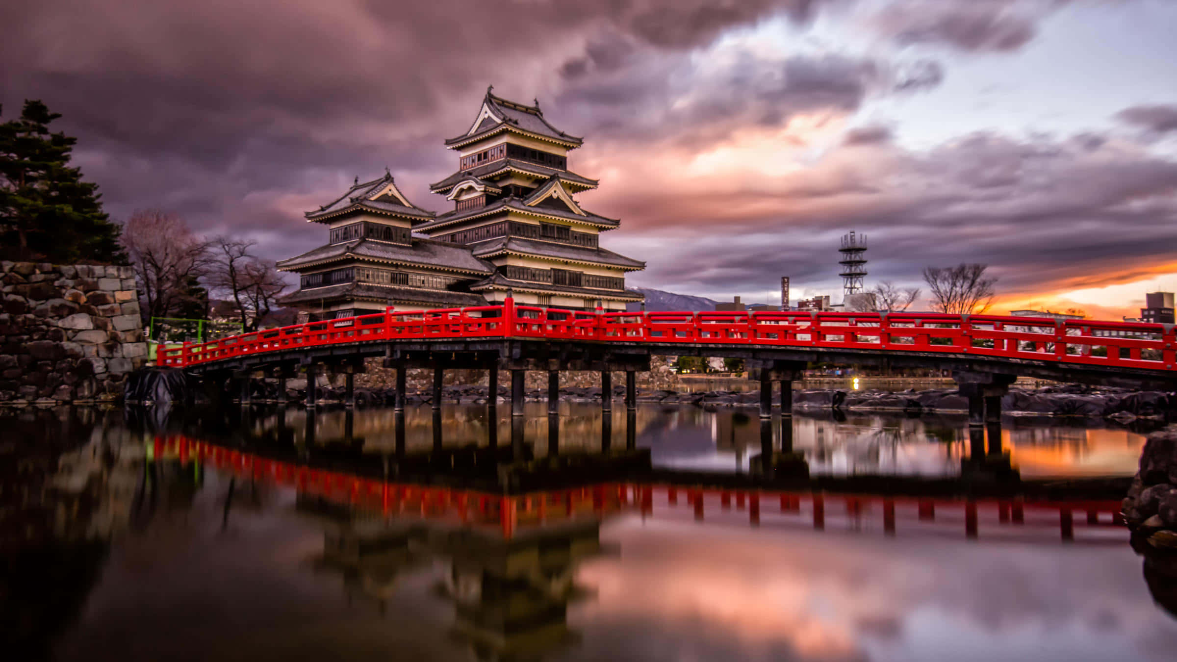 Castillo de Matsumoto en un día nublado al atardecer Fondos de pantalla