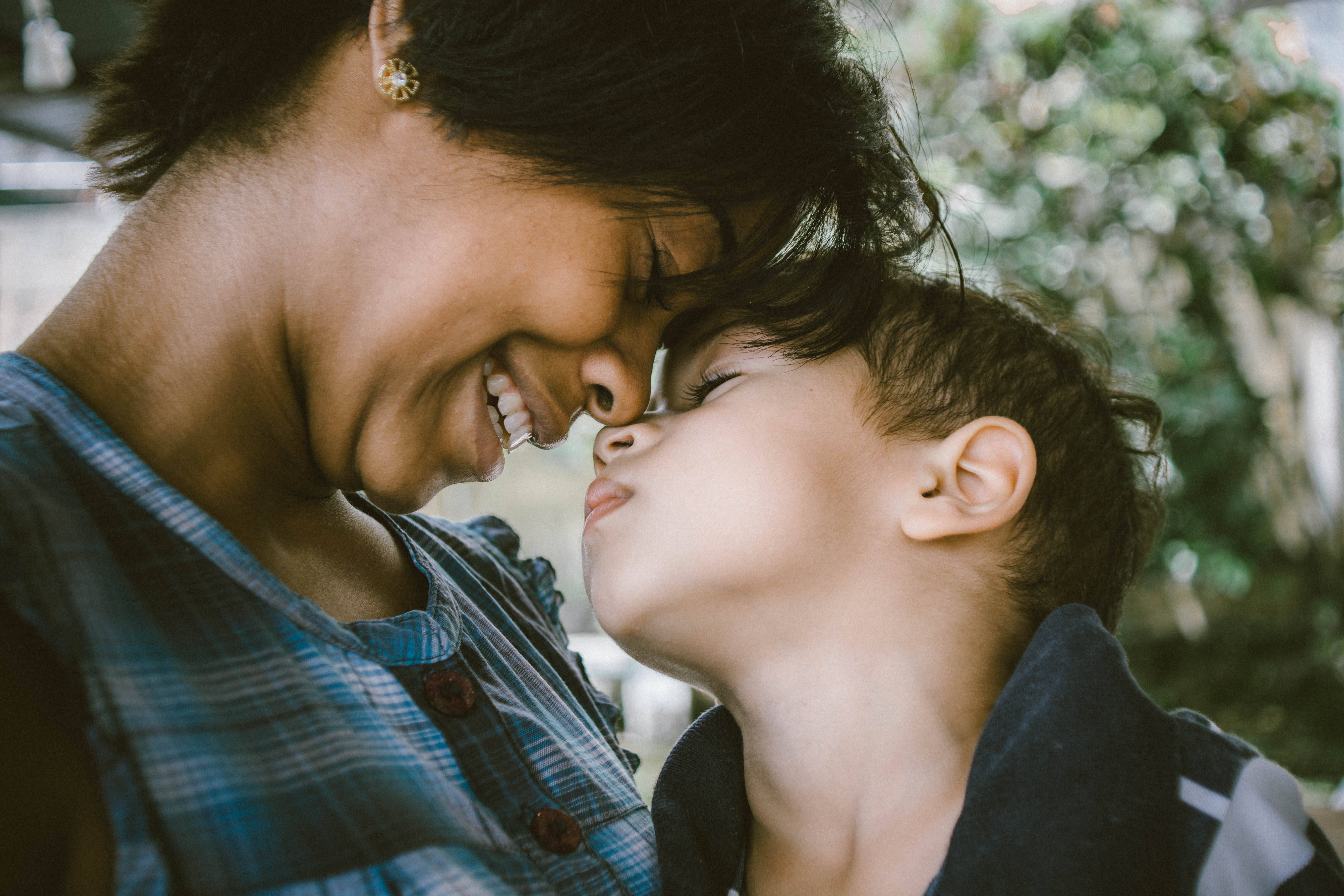 ¡Celebra el Día de las Madres con tu hijo favorito! Fondos de pantalla