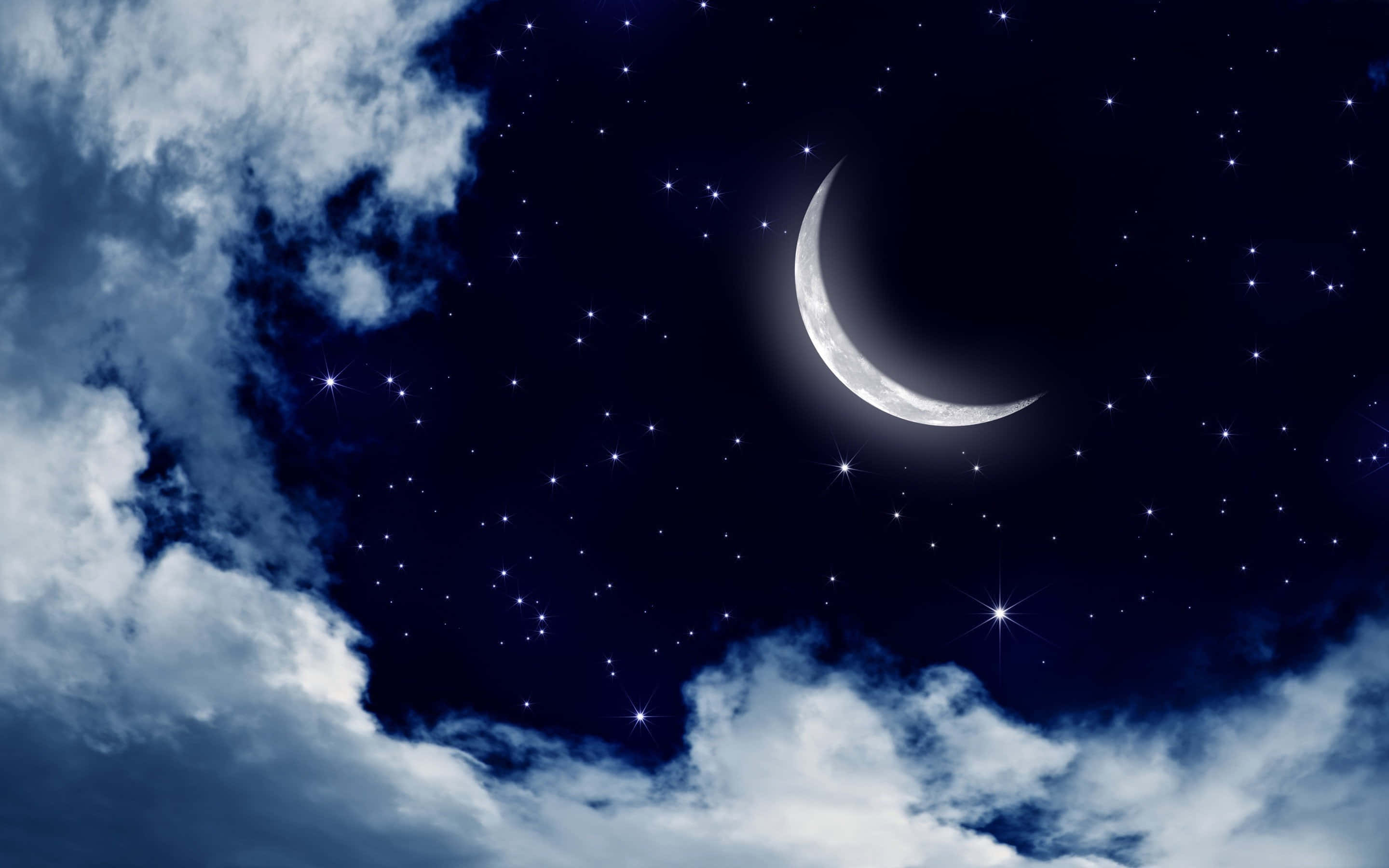 Cielo nocturno y luna rodeada de nubes Fondos de pantalla