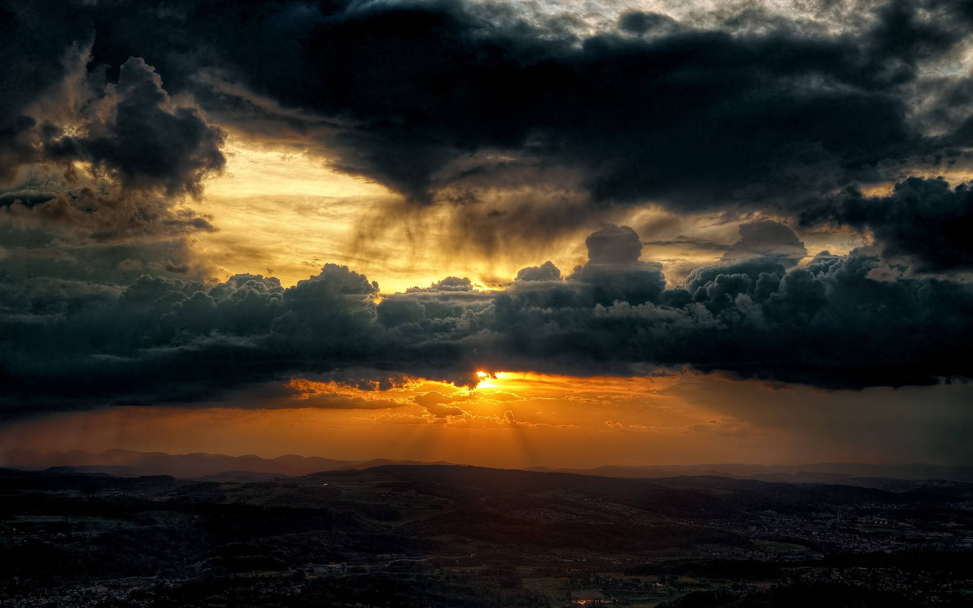 Cielo Oscuro al Atardecer Fondos de pantalla