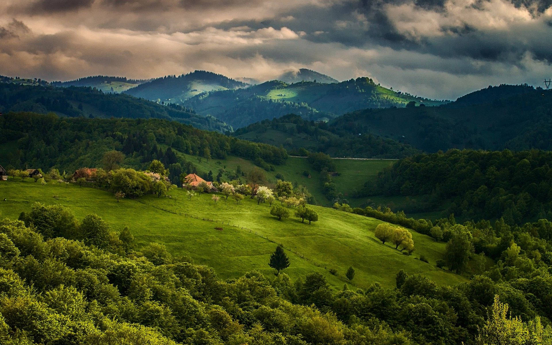 Cielo Verde Montañas Fondos de pantalla
