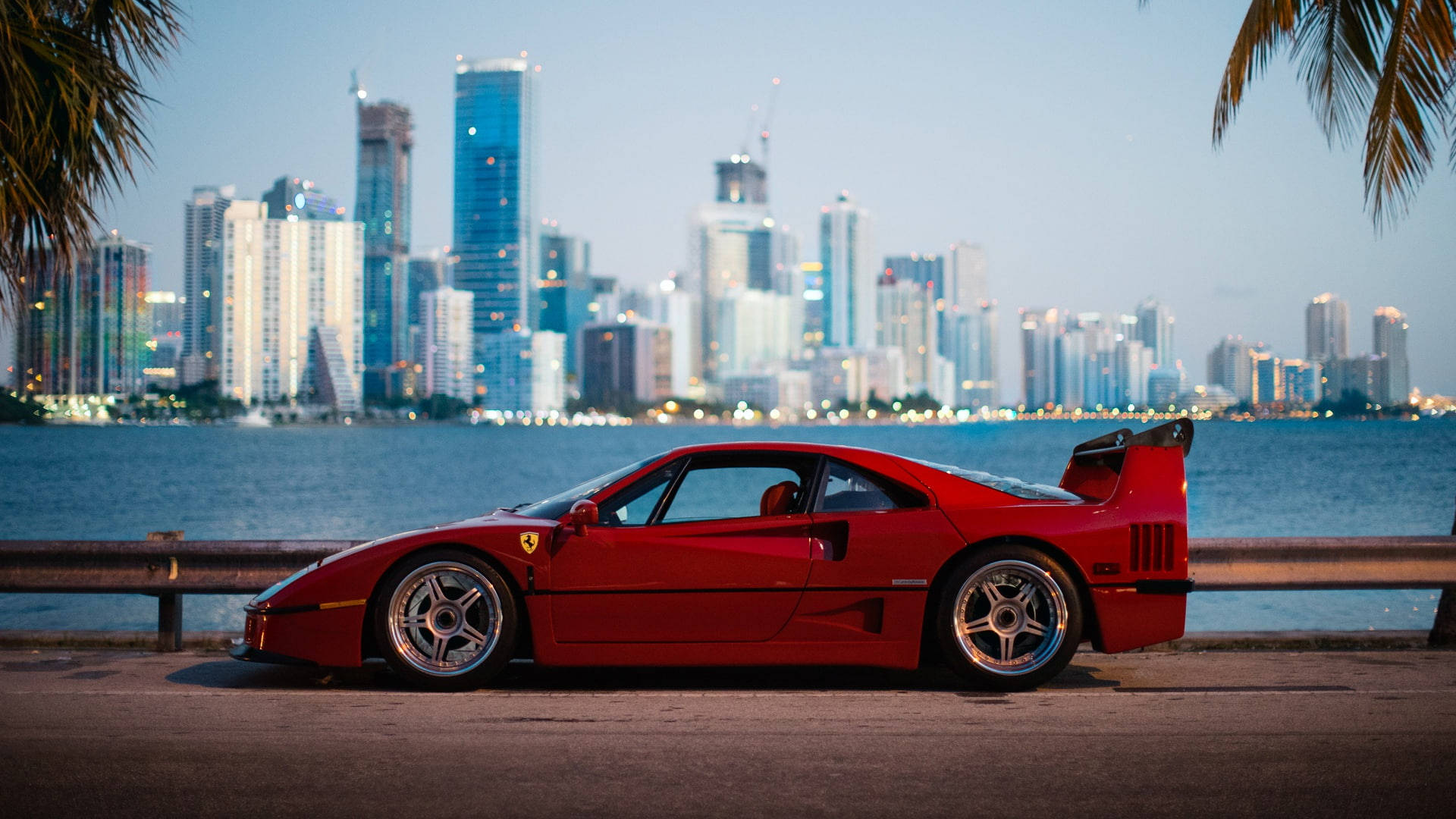 Cityscapes y Ferrari Rojo para iPad Fondos de pantalla