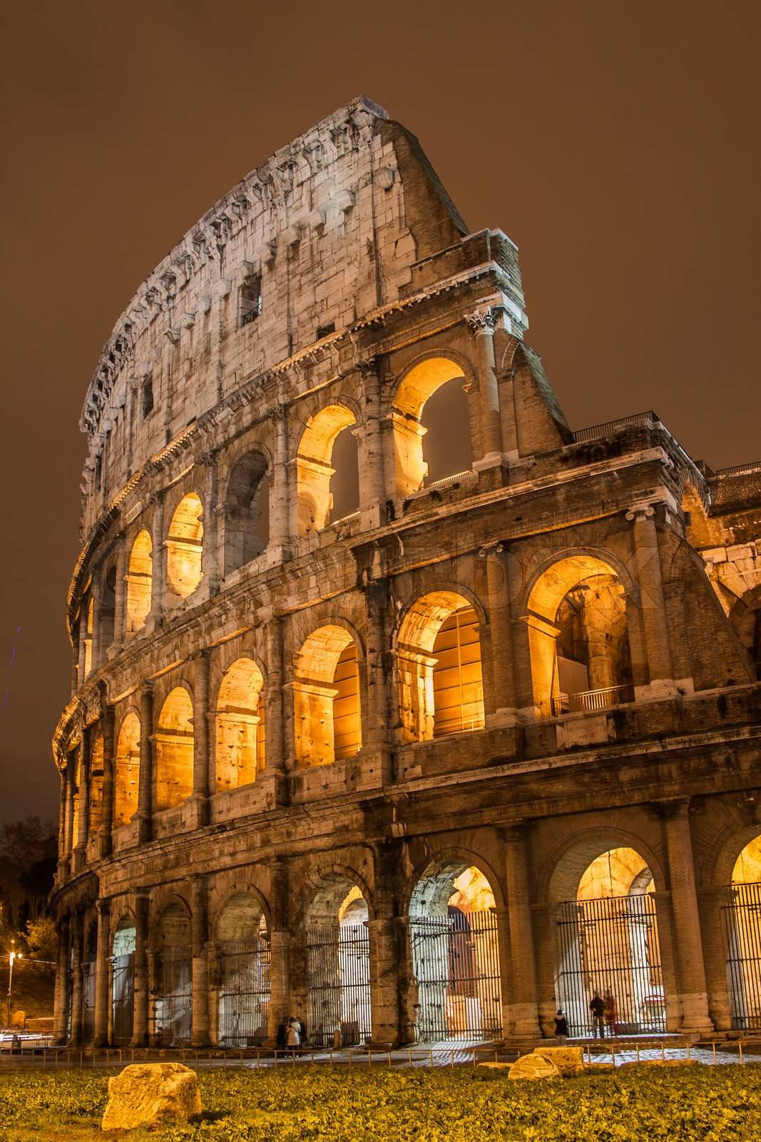 Coliseo Romano Iluminado con Estética Marrón Fondos de pantalla