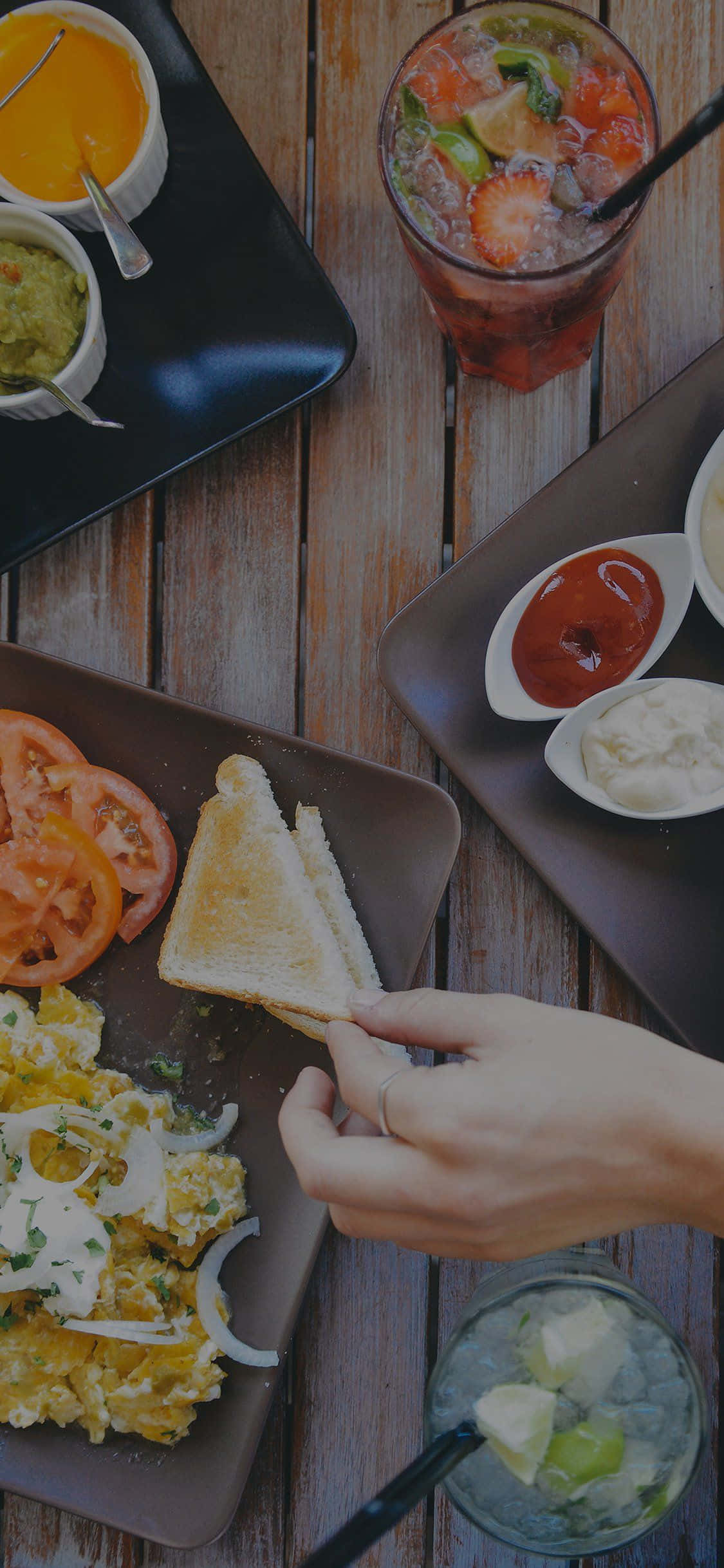 Comida recién asada lista para disfrutar Fondos de pantalla
