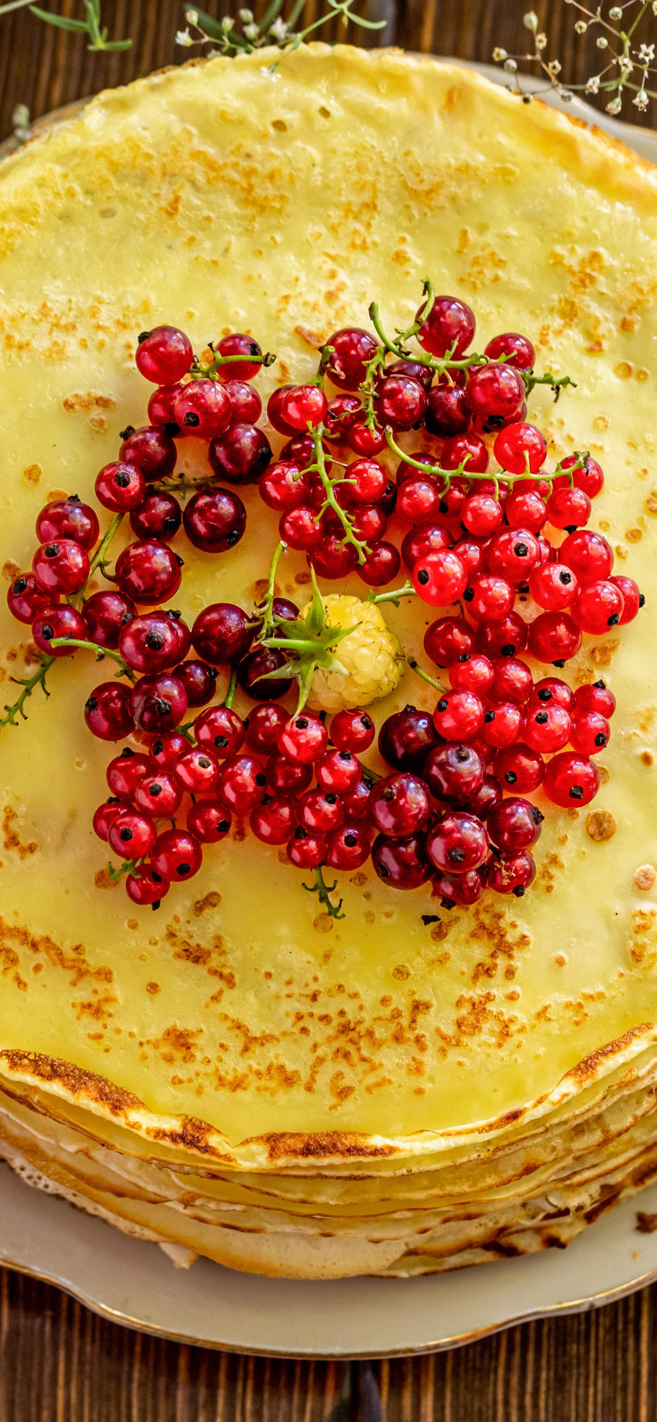 Crepa con Frutos Rojos iPhone 13 Pro Fondos de pantalla