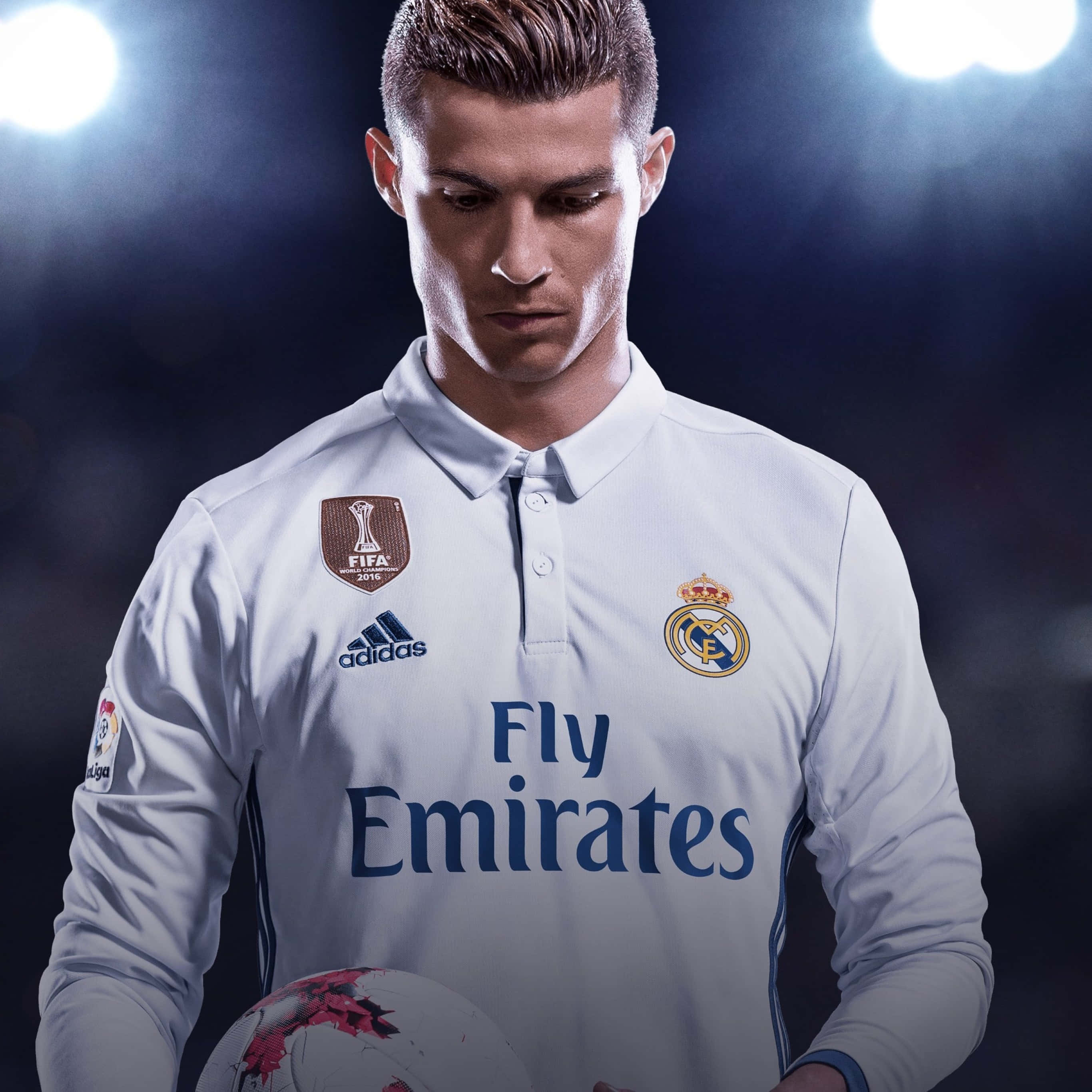 Cristiano Ronaldo posando en el campo Fondos de pantalla