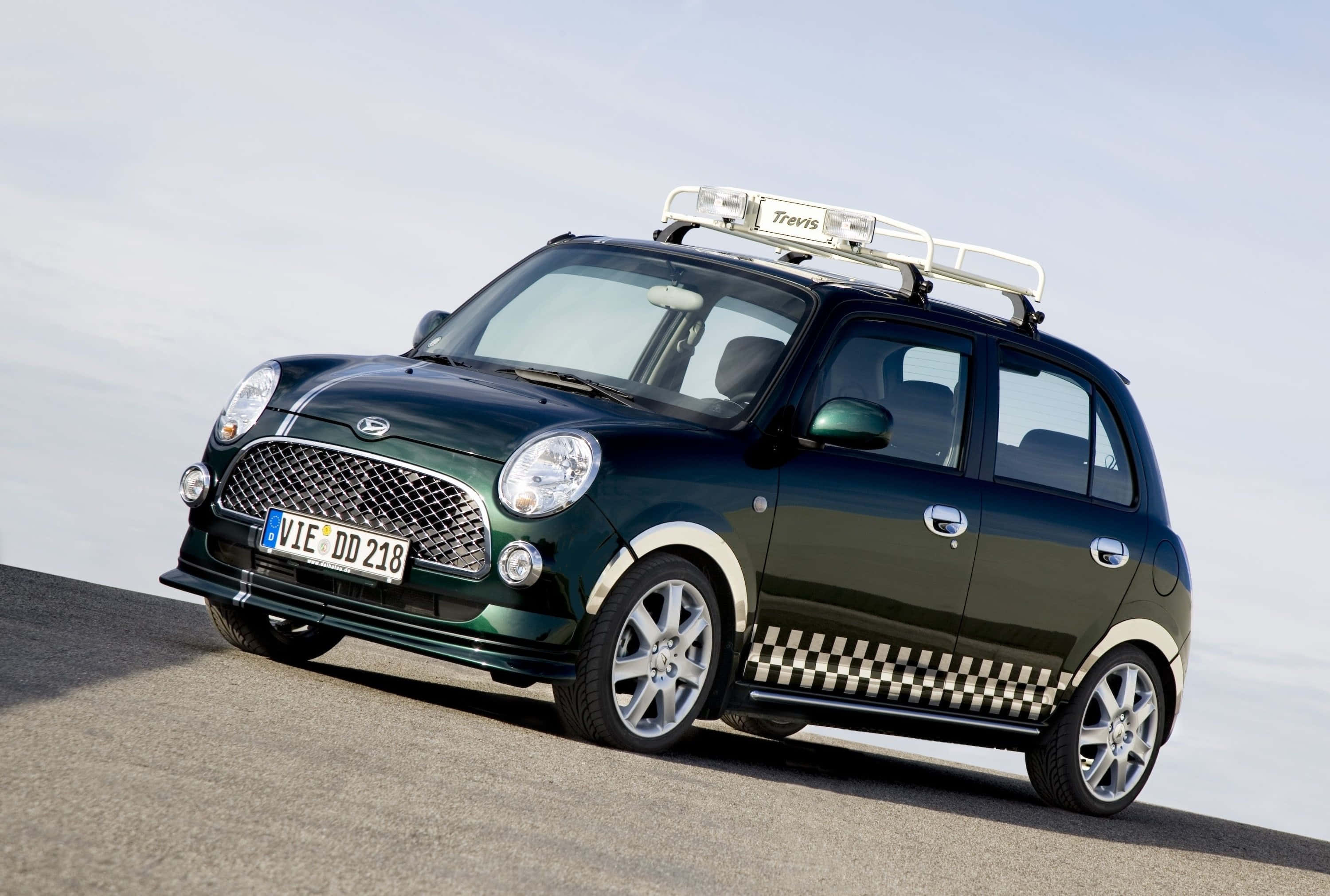 Daihatsu elegante y deportivo en entorno urbano Fondos de pantalla