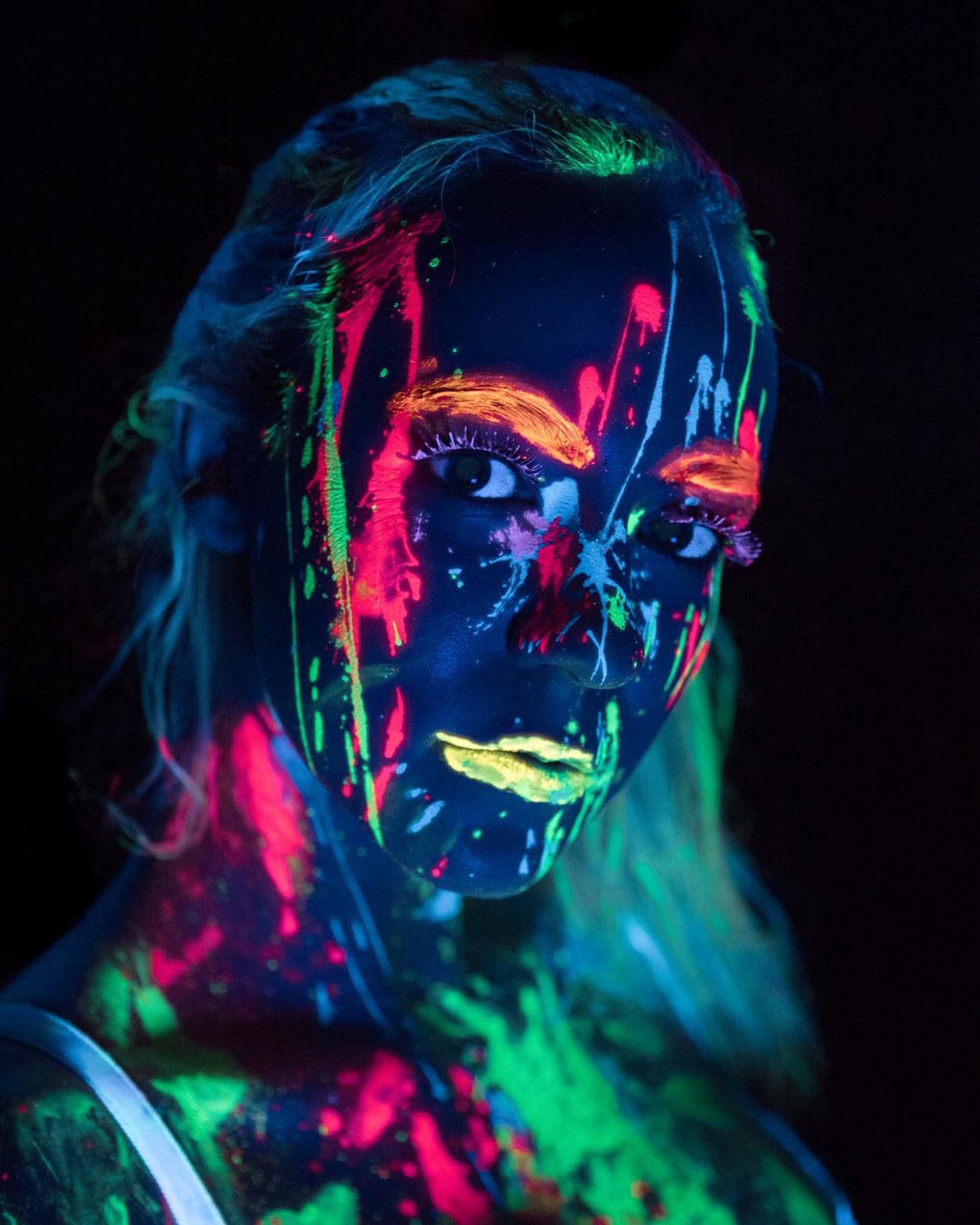 Dama Neon Estética Oscura y Psicodélica Fondos de pantalla