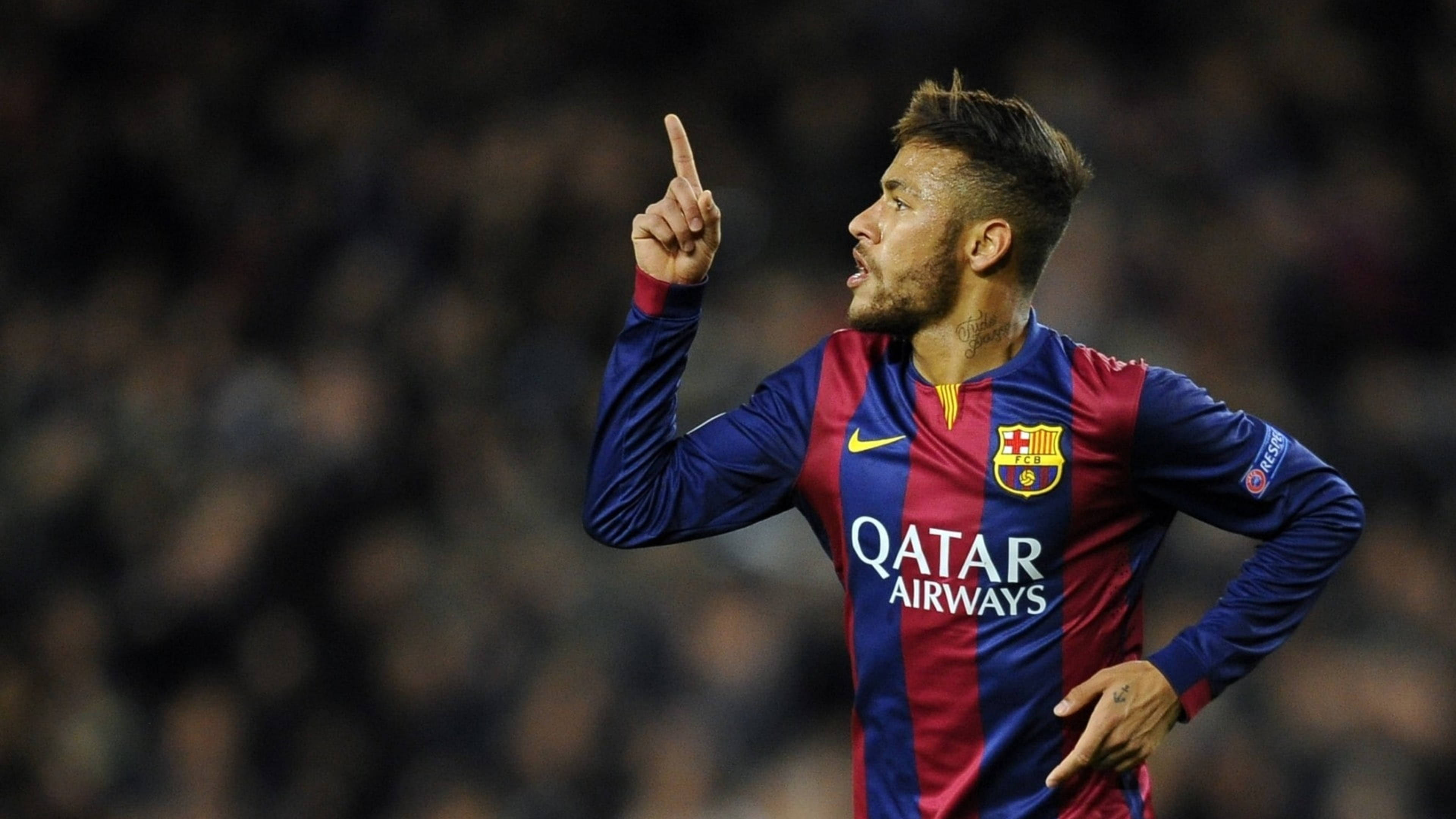 Deportista Neymar Señalando 4K Fondos de pantalla