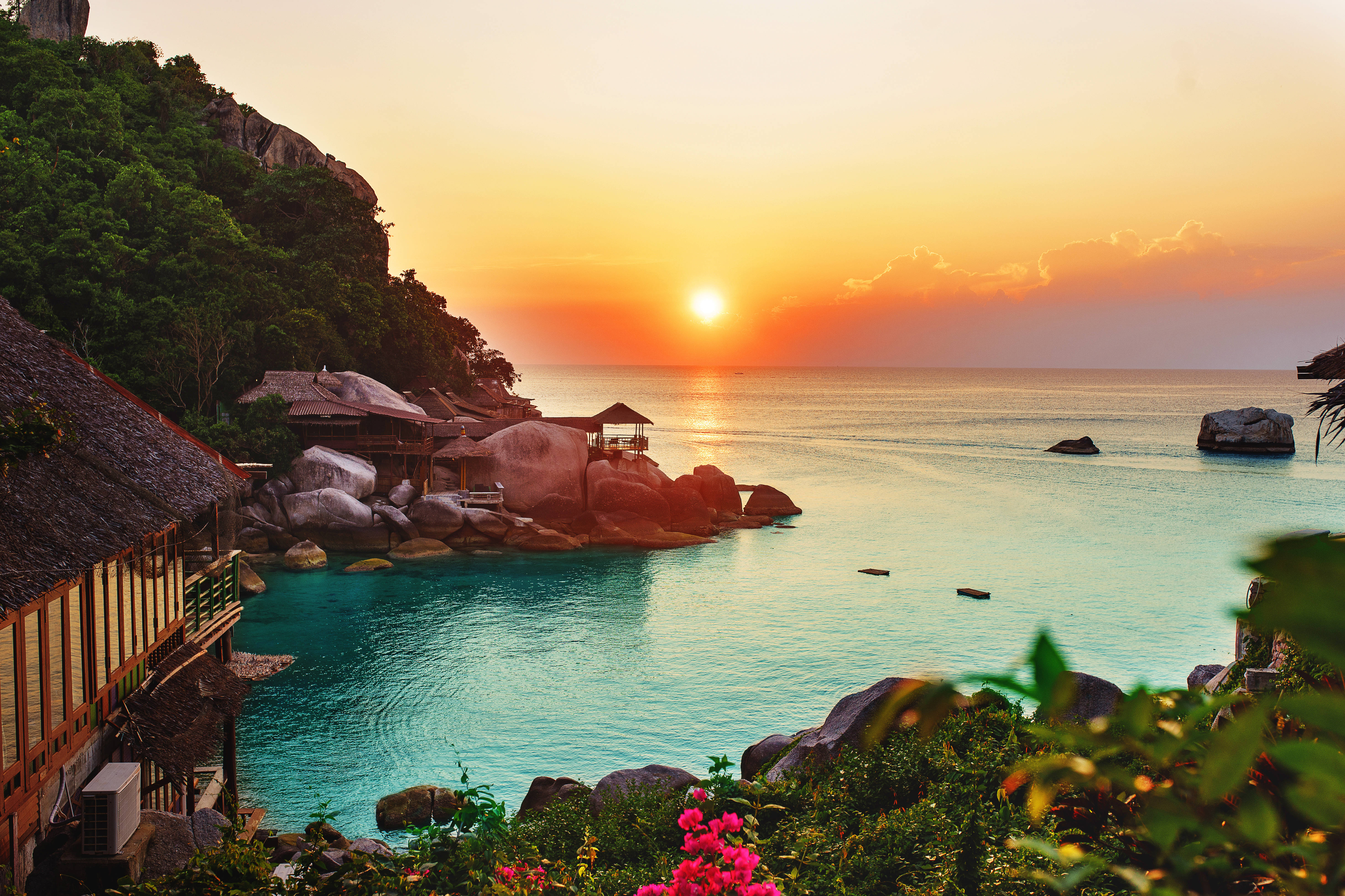 Disfruta de una puesta de sol oceánica desde la belleza de la playa Fondos de pantalla