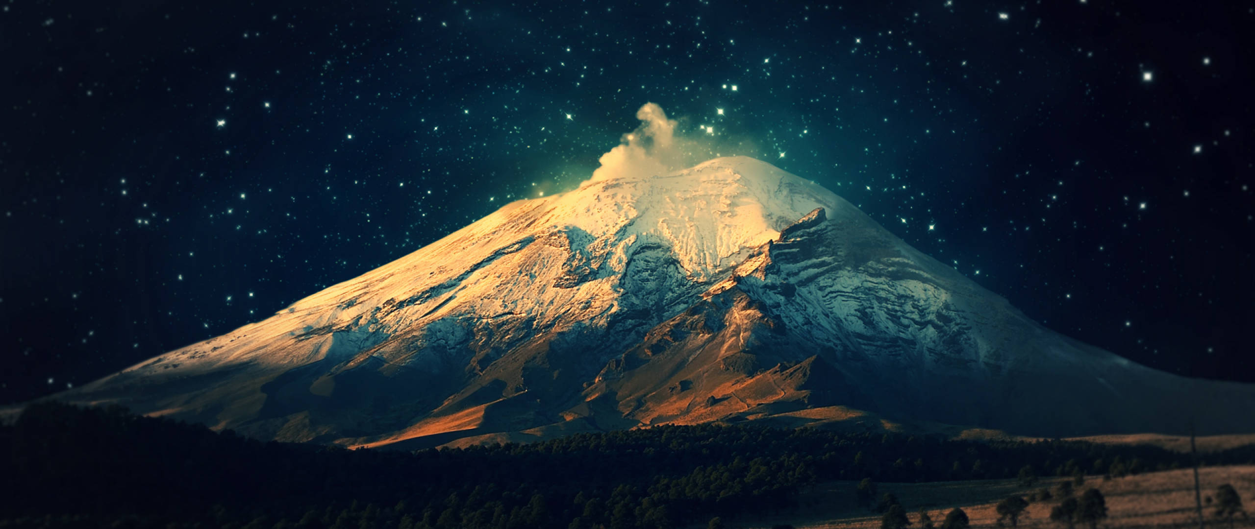 Disfrutando la vista nocturna de la magnífica montaña Fondos de pantalla