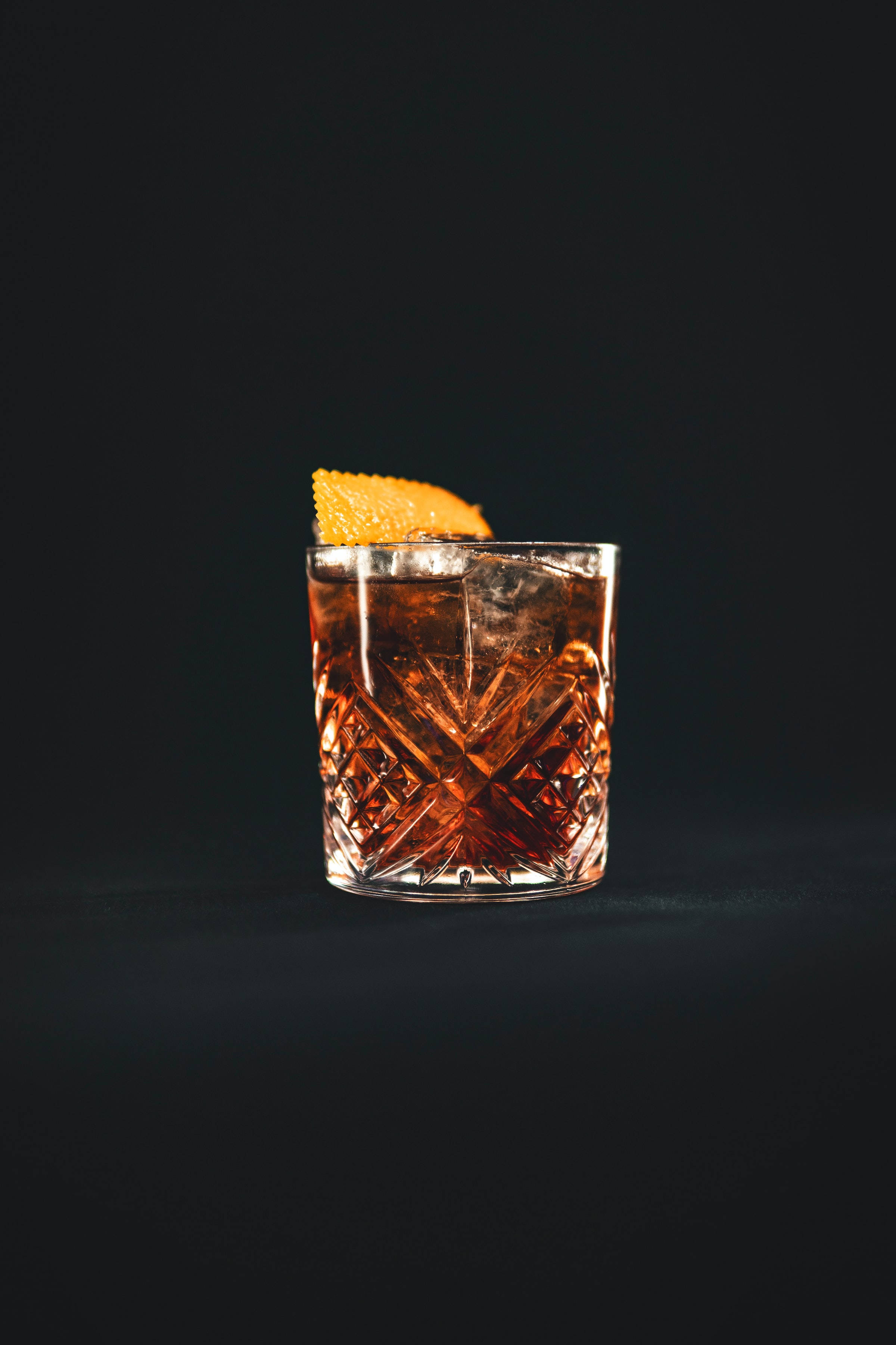 Disfrutando las Sutiles Notas del Whisky Bourbon Fondos de pantalla