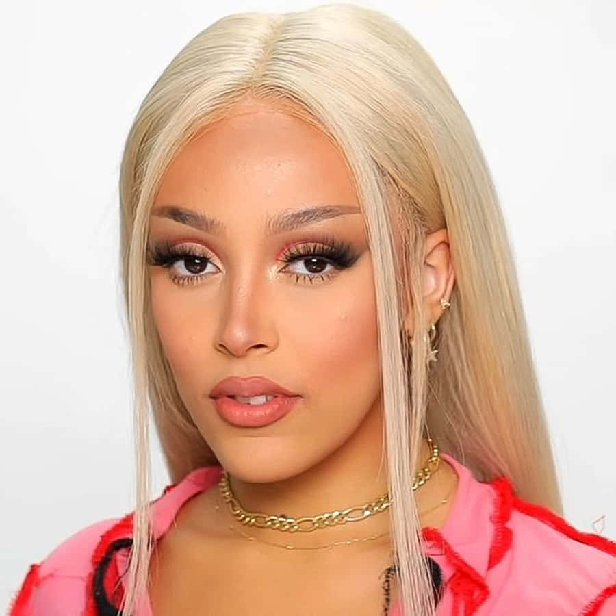 Doja Cat despliega su estilo característico en el escenario con una actuación deslumbrante. Fondos de pantalla