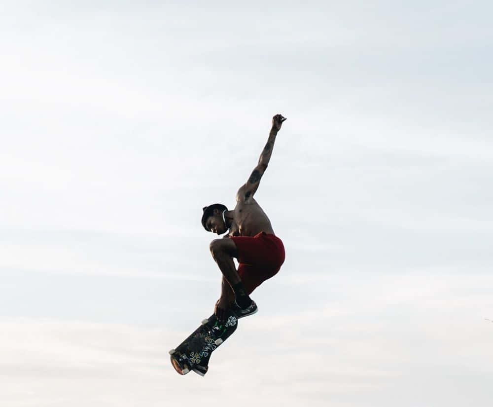 Dominando el parque con su estilo skater Fondos de pantalla