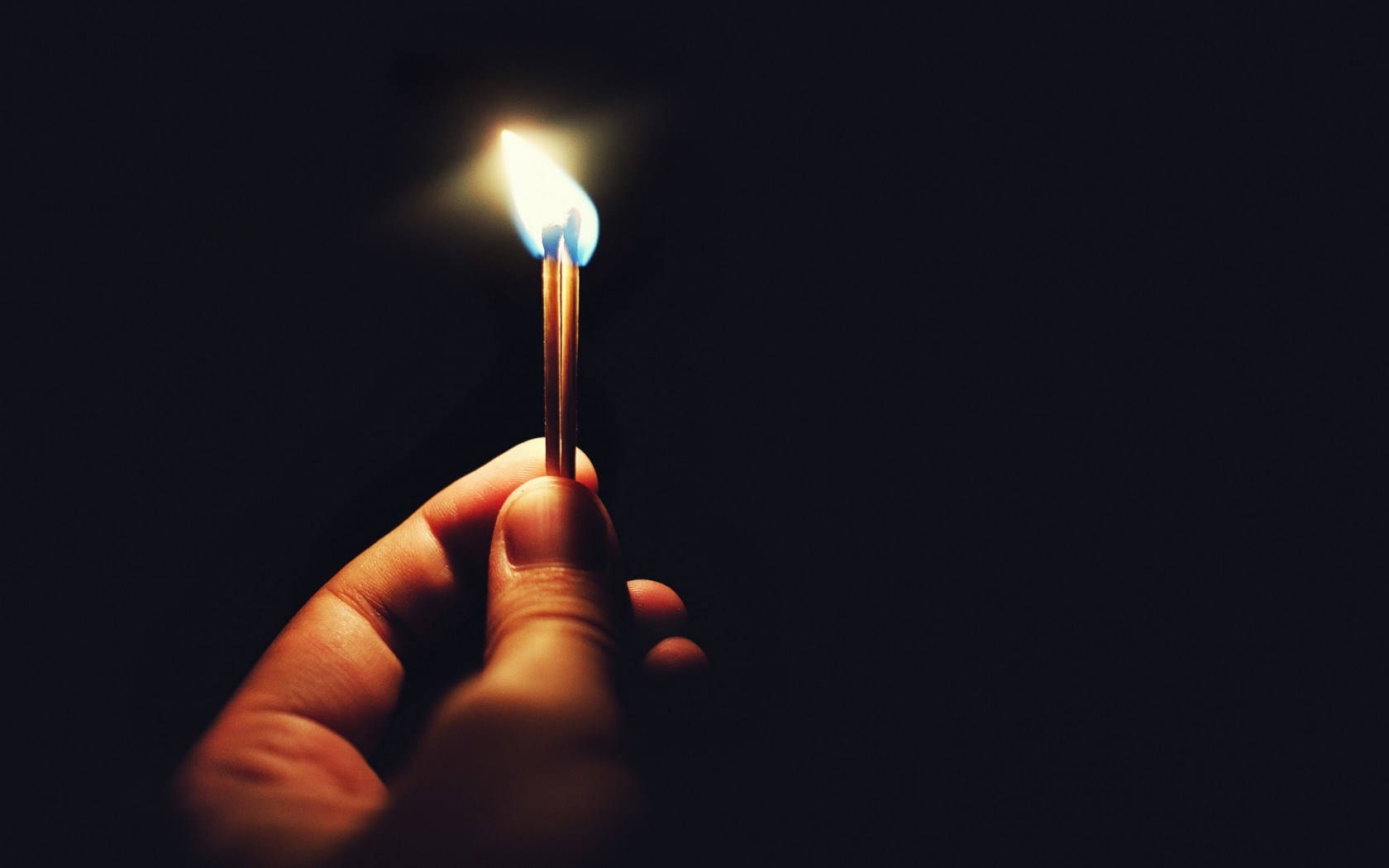 Dos Cerillos Encendidos Fondos de pantalla