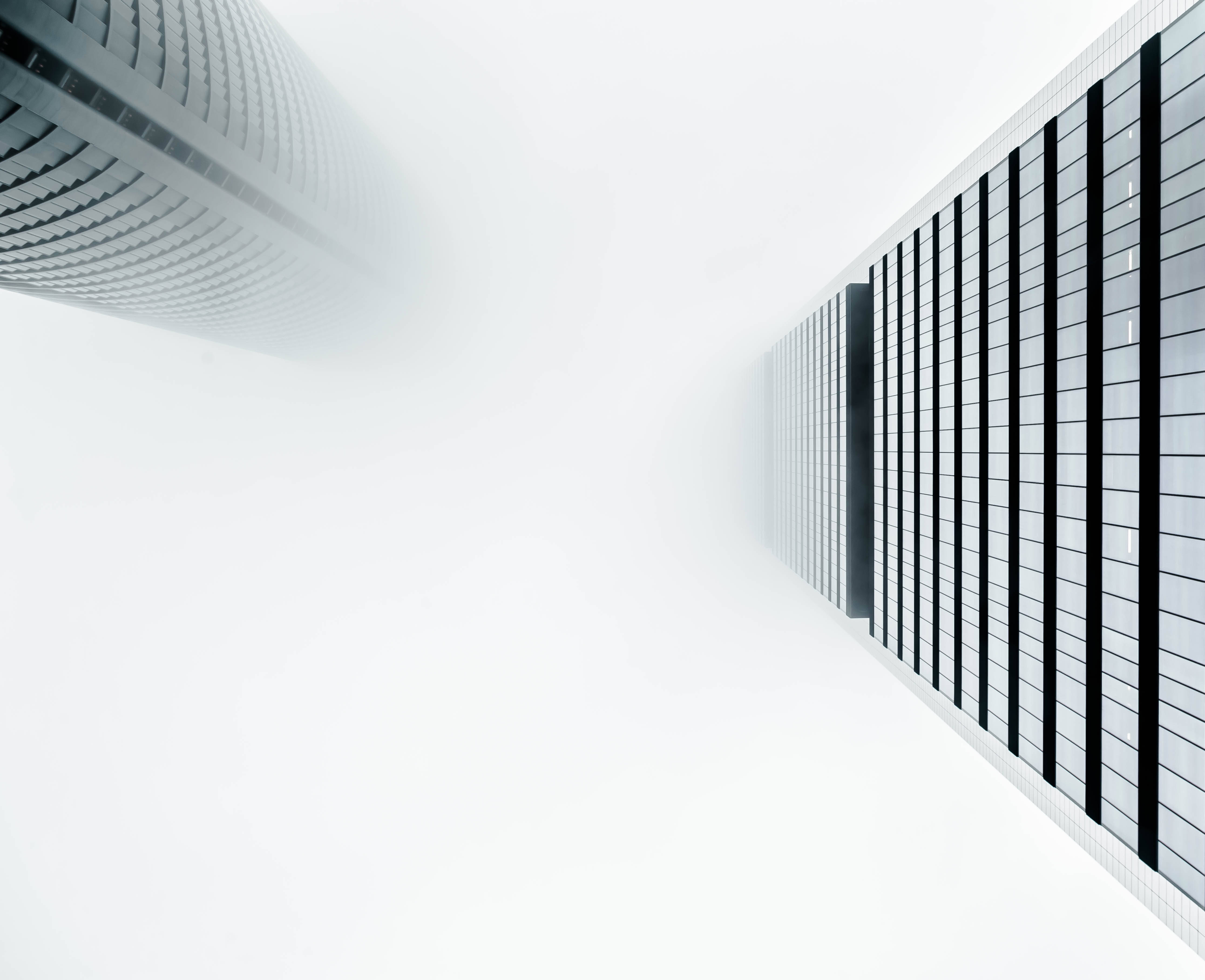 Dos rascacielos blancos 4K Fondos de pantalla